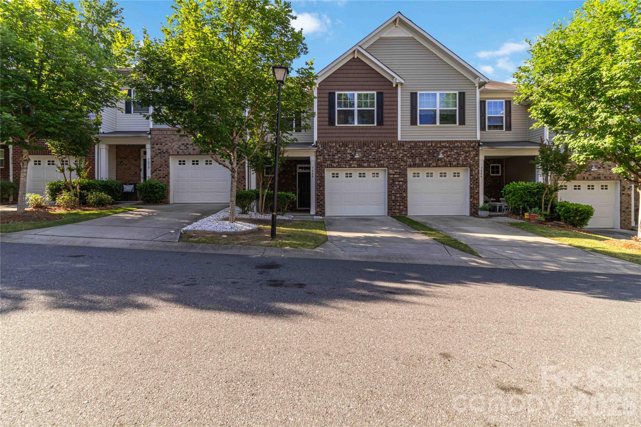 7048 Woodsbay Lane Property Photo 4