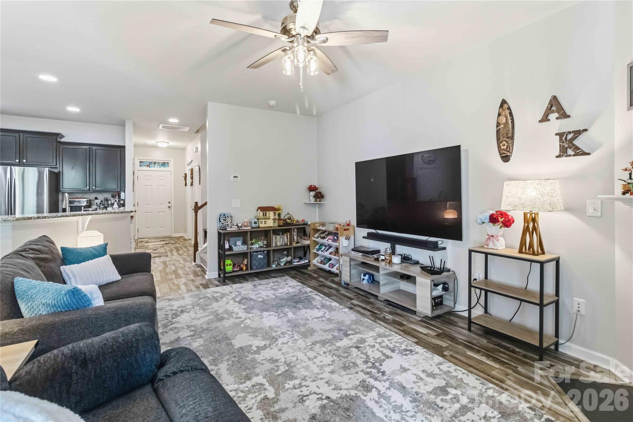 7048 Woodsbay Lane Property Photo 13