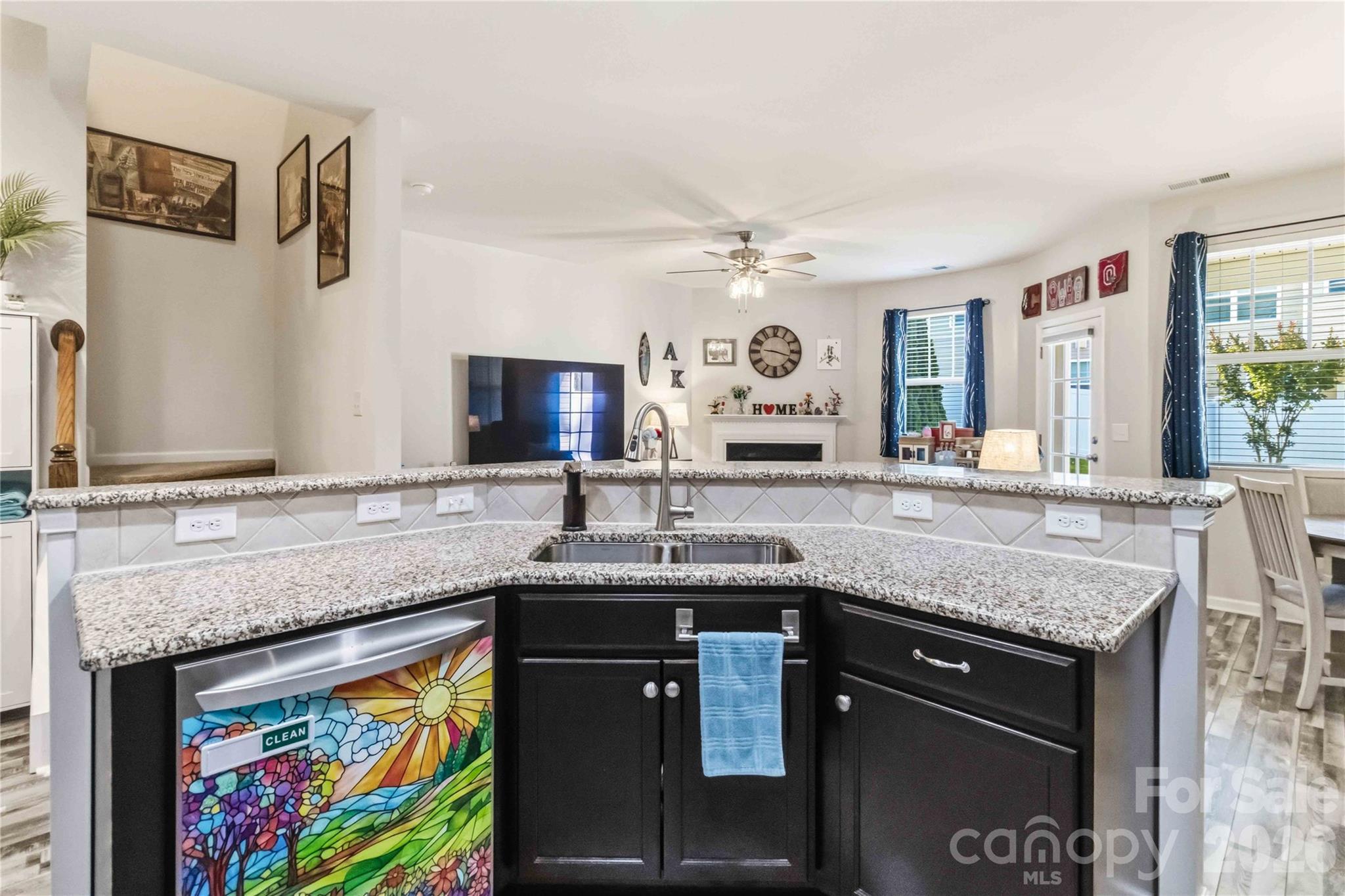 7048 Woodsbay Lane Property Photo 19