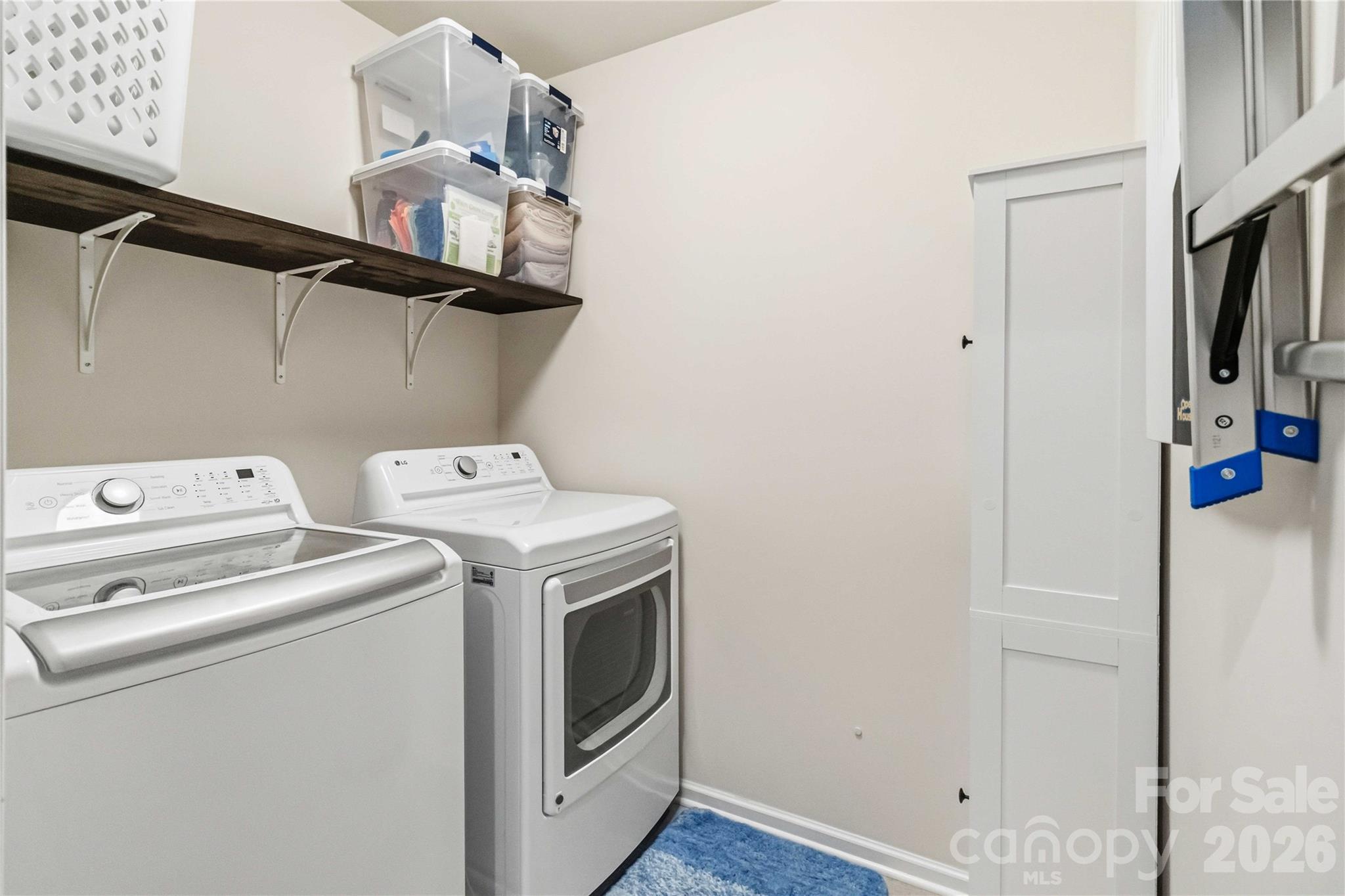 7048 Woodsbay Lane Property Photo 25
