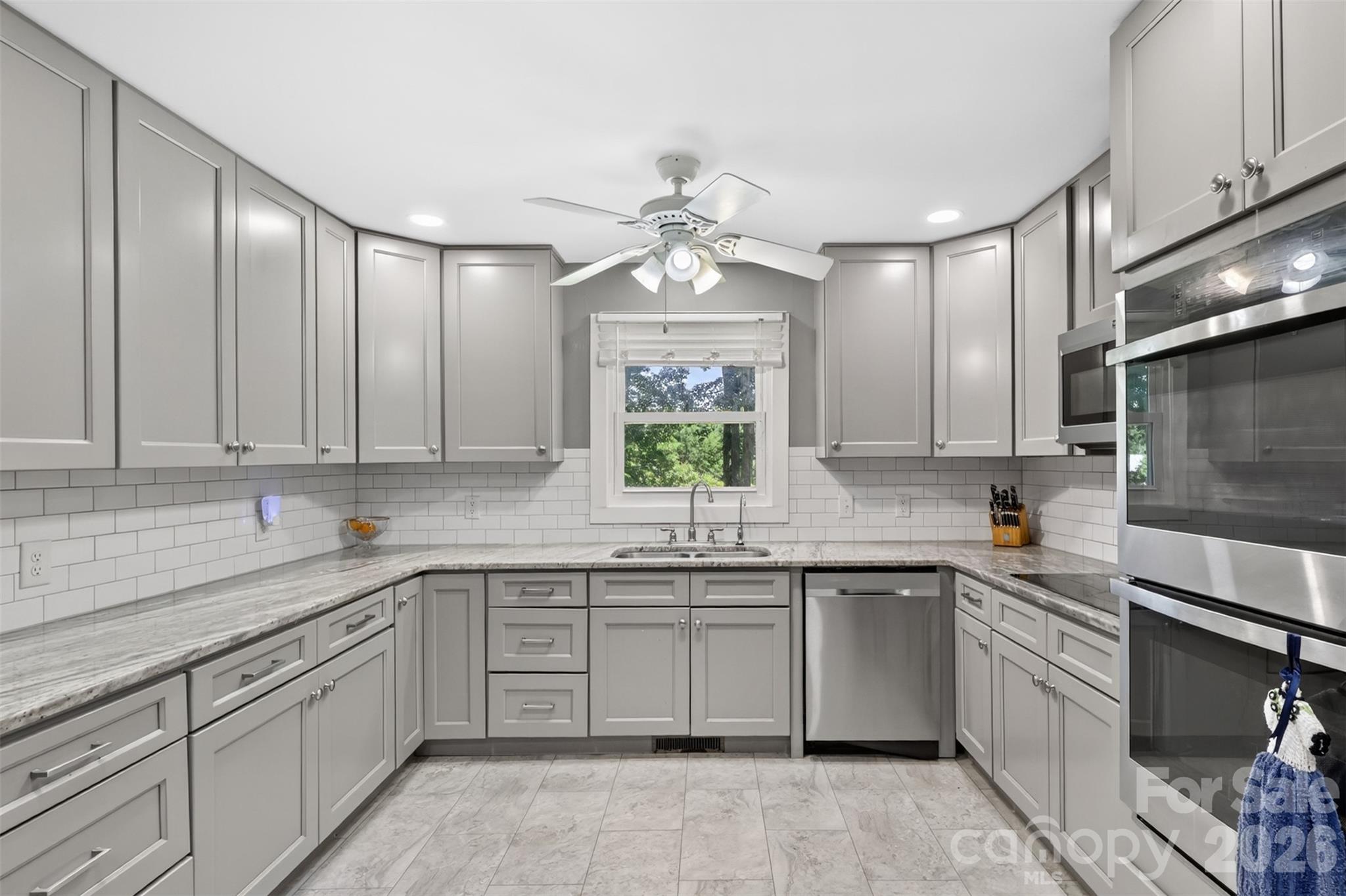 9807 Black Road Property Photo 11