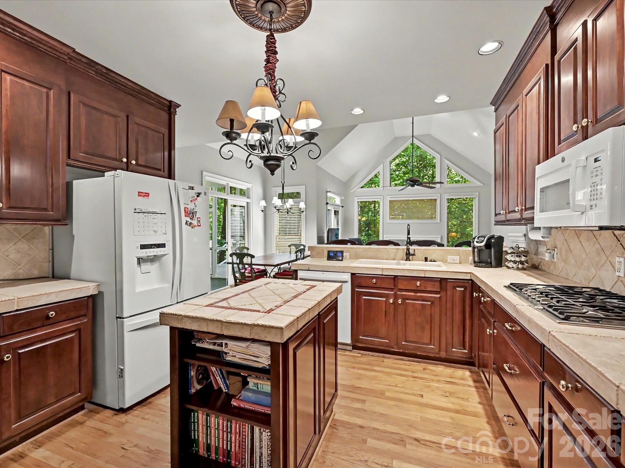 15001 Majestic Oak Drive Property Photo 14