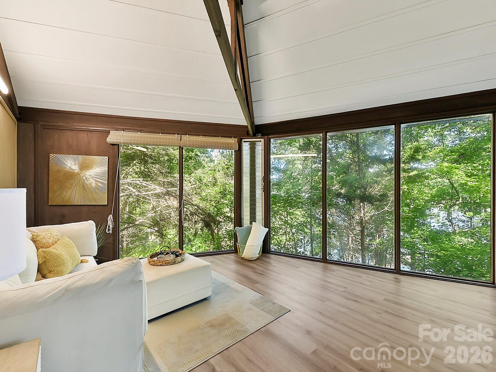1665 Bowater Road Property Photo 5