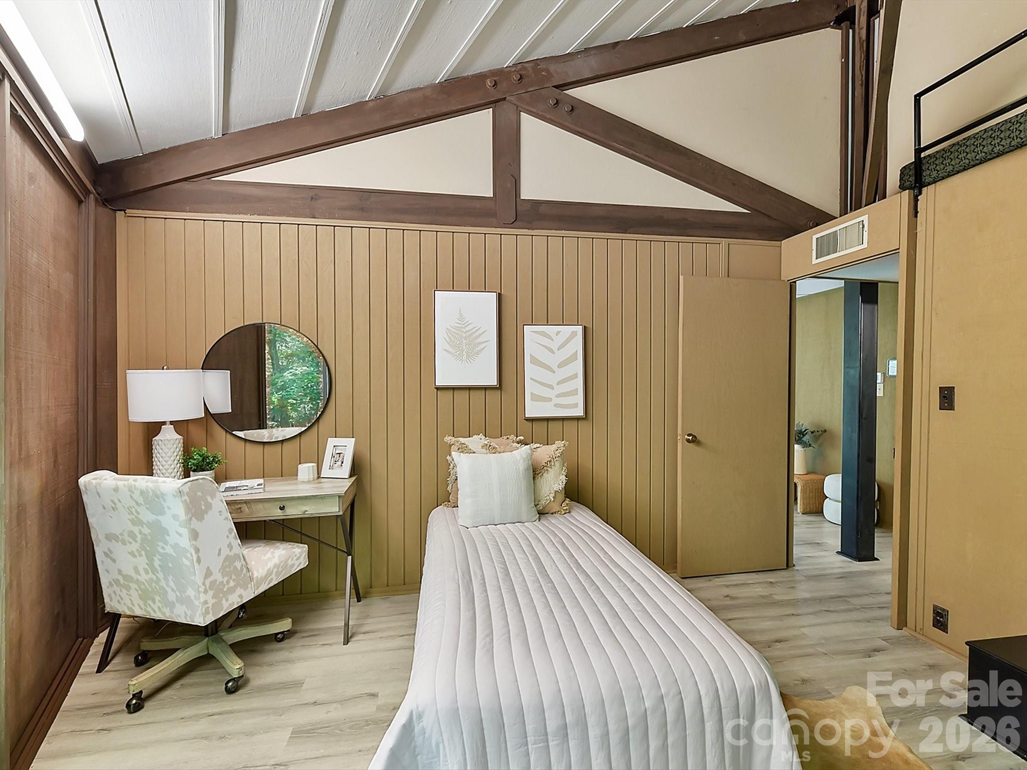 1665 Bowater Road Property Photo 15