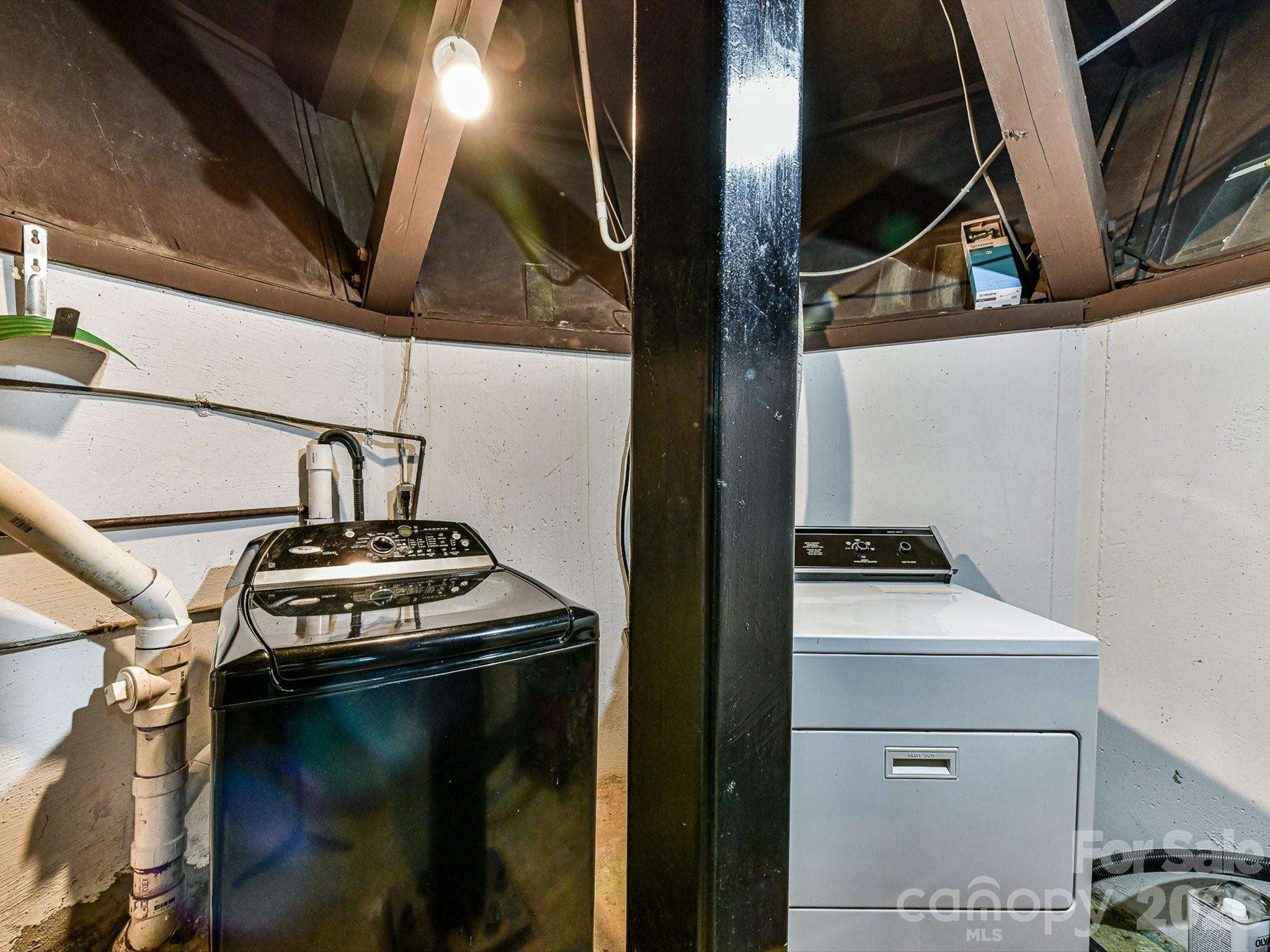1665 Bowater Road Property Photo 22