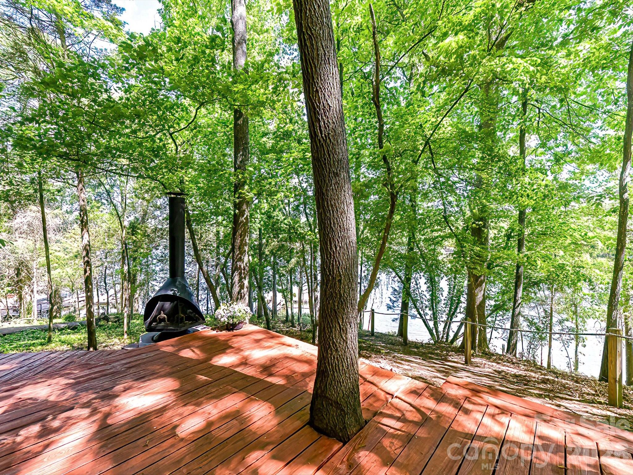 1665 Bowater Road Property Photo 23