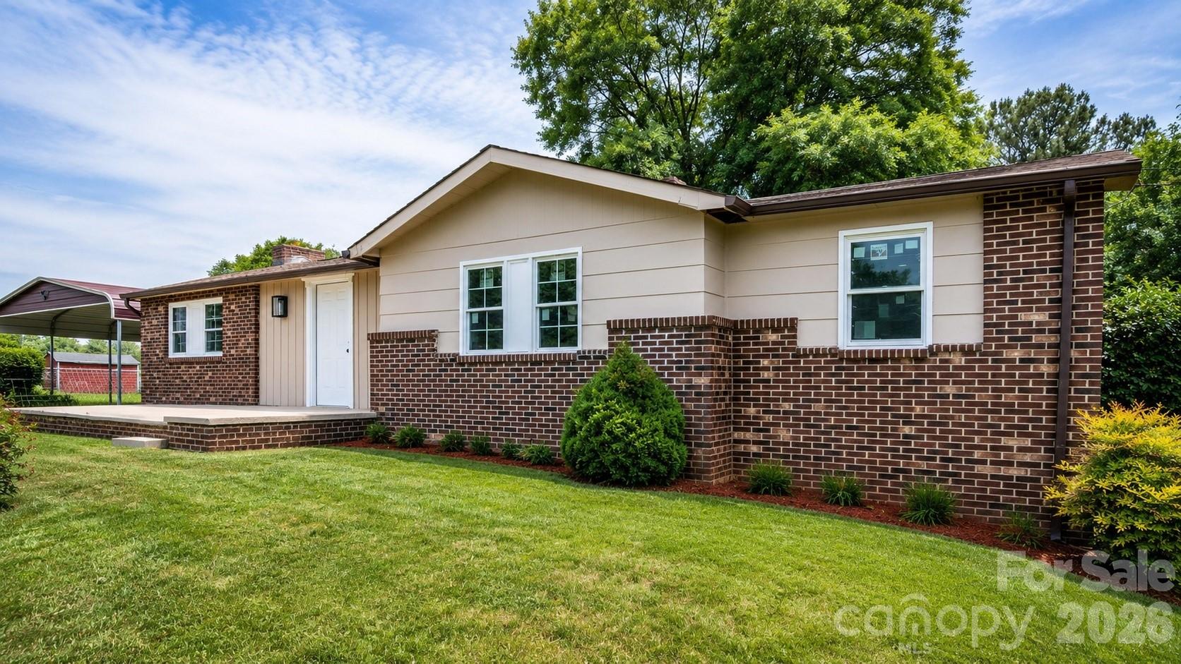 607 Carlos Street Property Photo 4