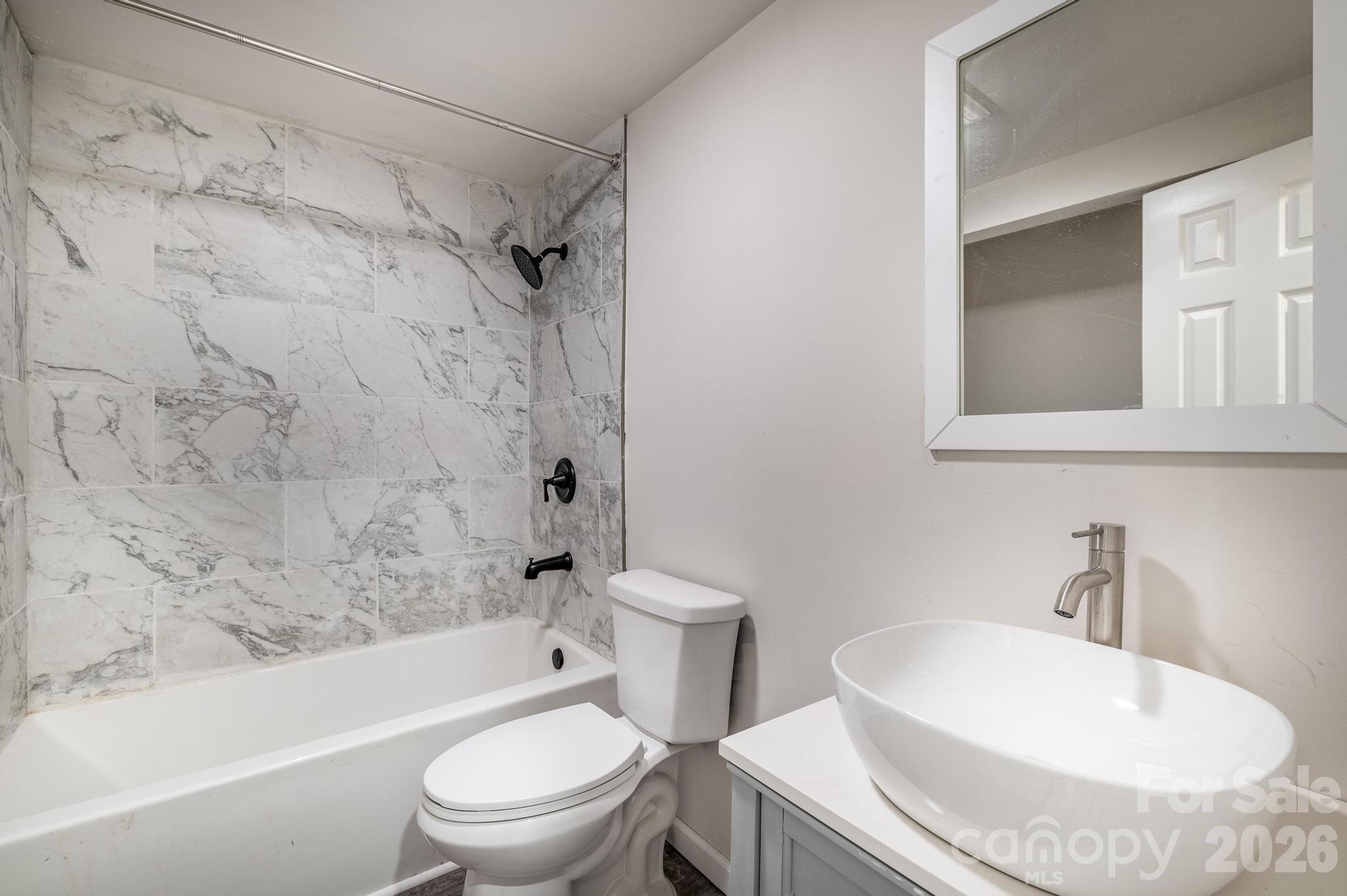 607 Carlos Street Property Photo 8
