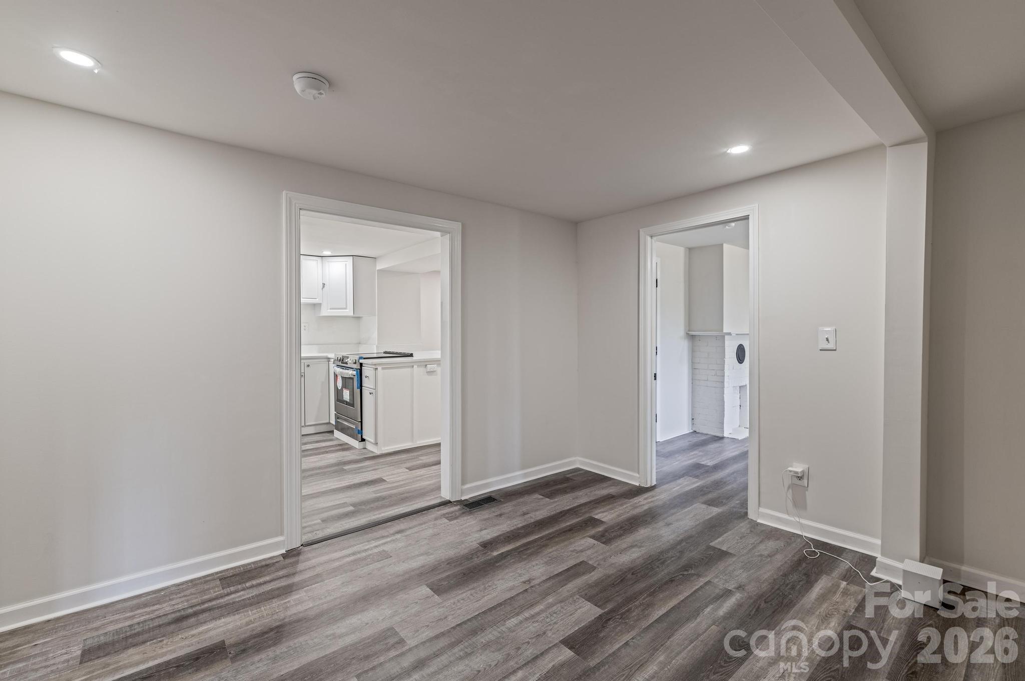 607 Carlos Street Property Photo 10