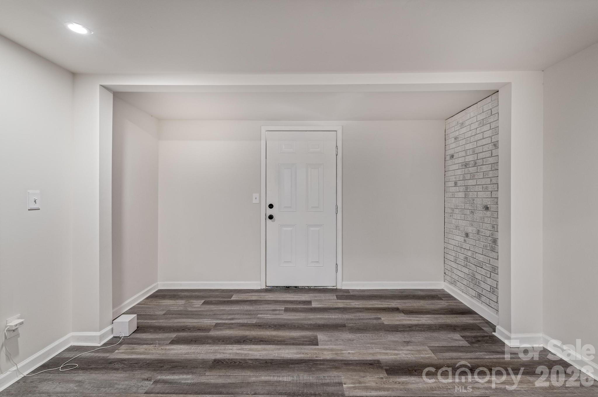 607 Carlos Street Property Photo 11