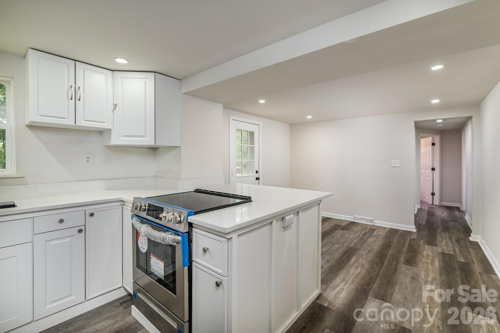 607 Carlos Street Property Photo 13