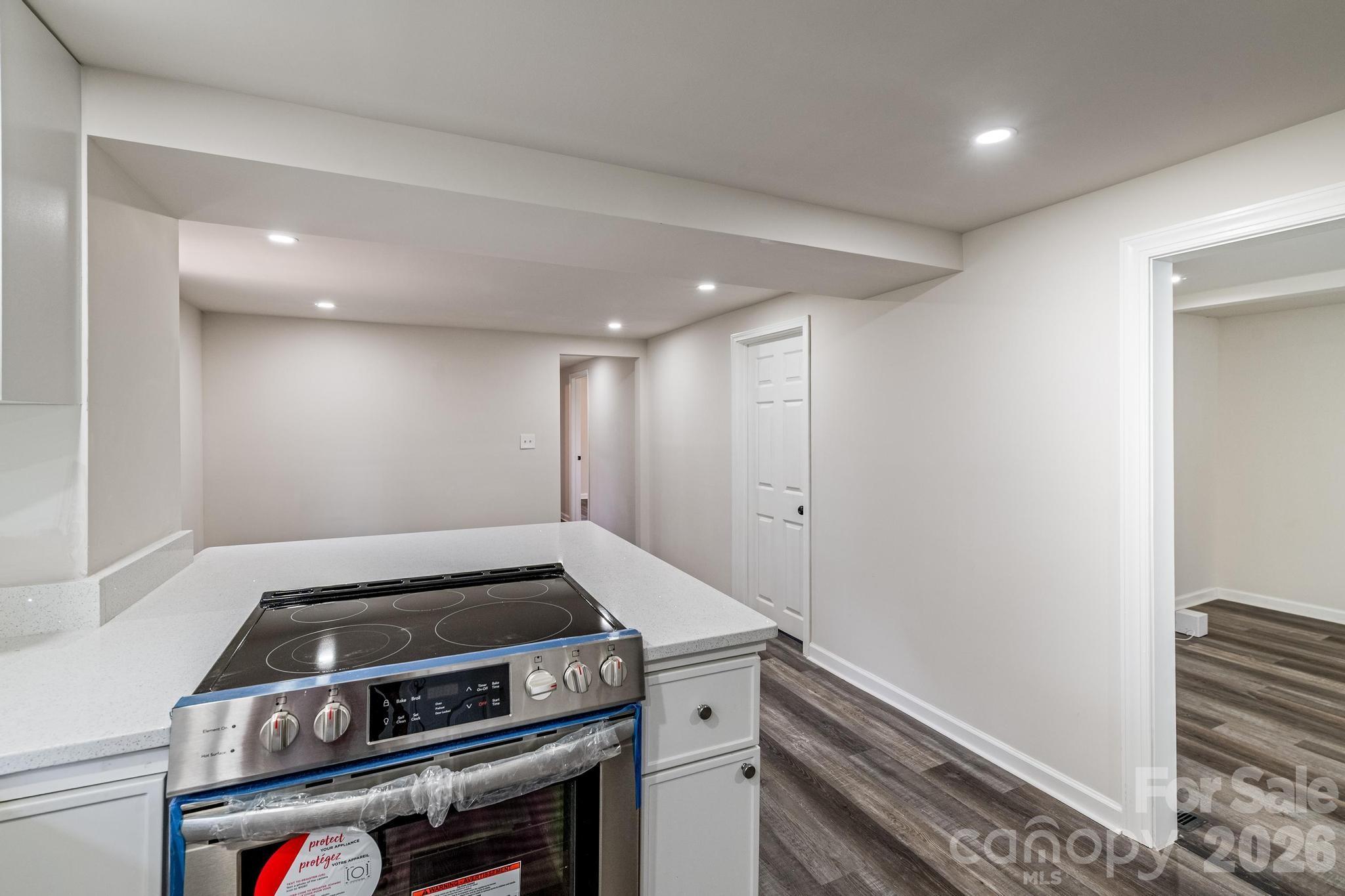 607 Carlos Street Property Photo 14
