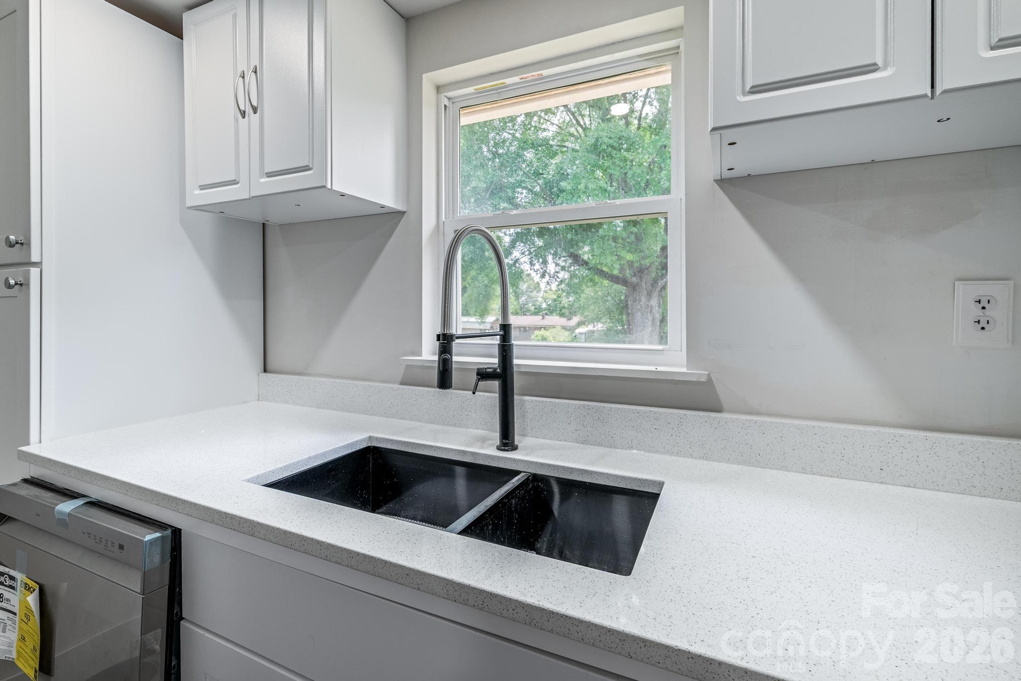 607 Carlos Street Property Photo 17