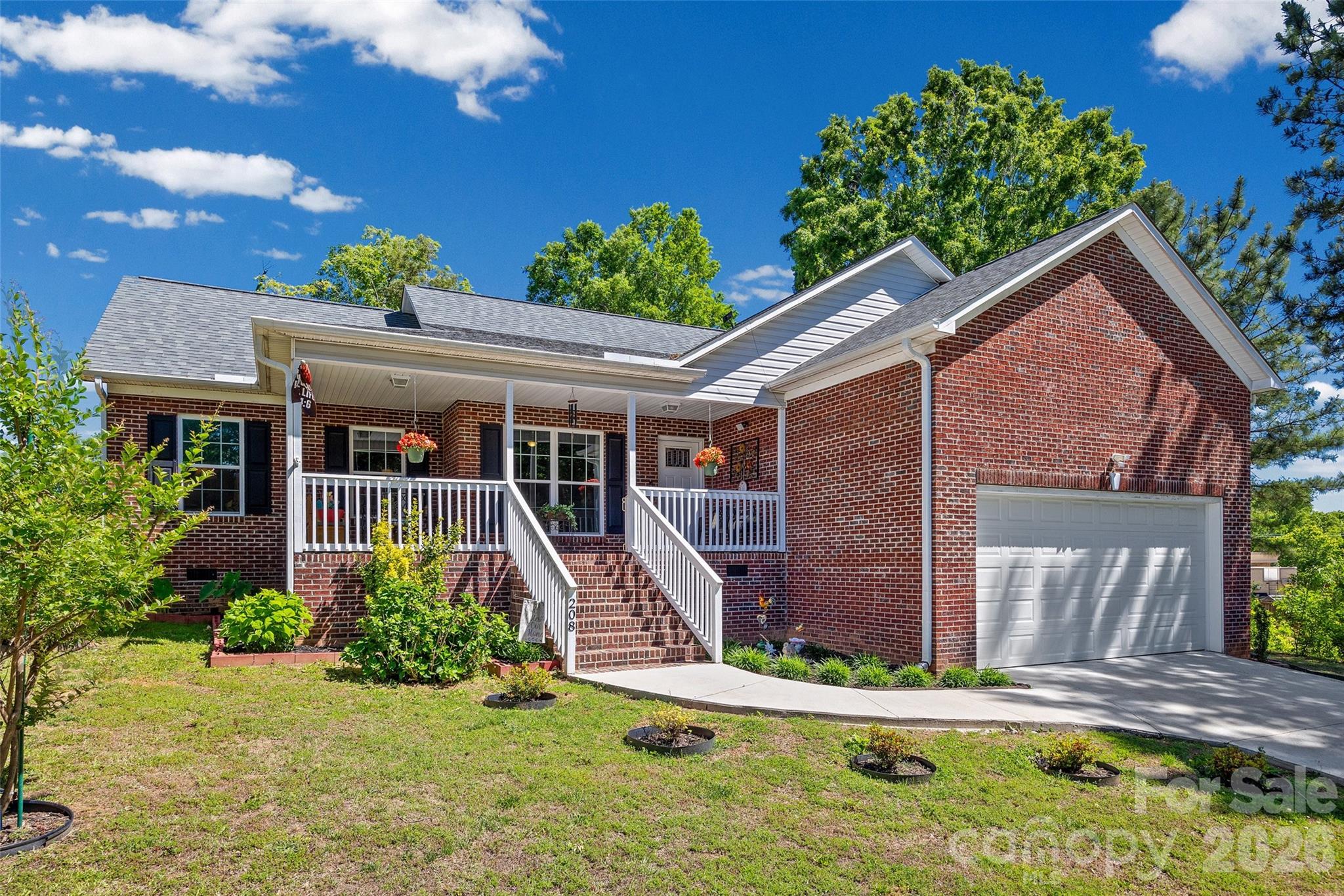 208 Victoria Circle