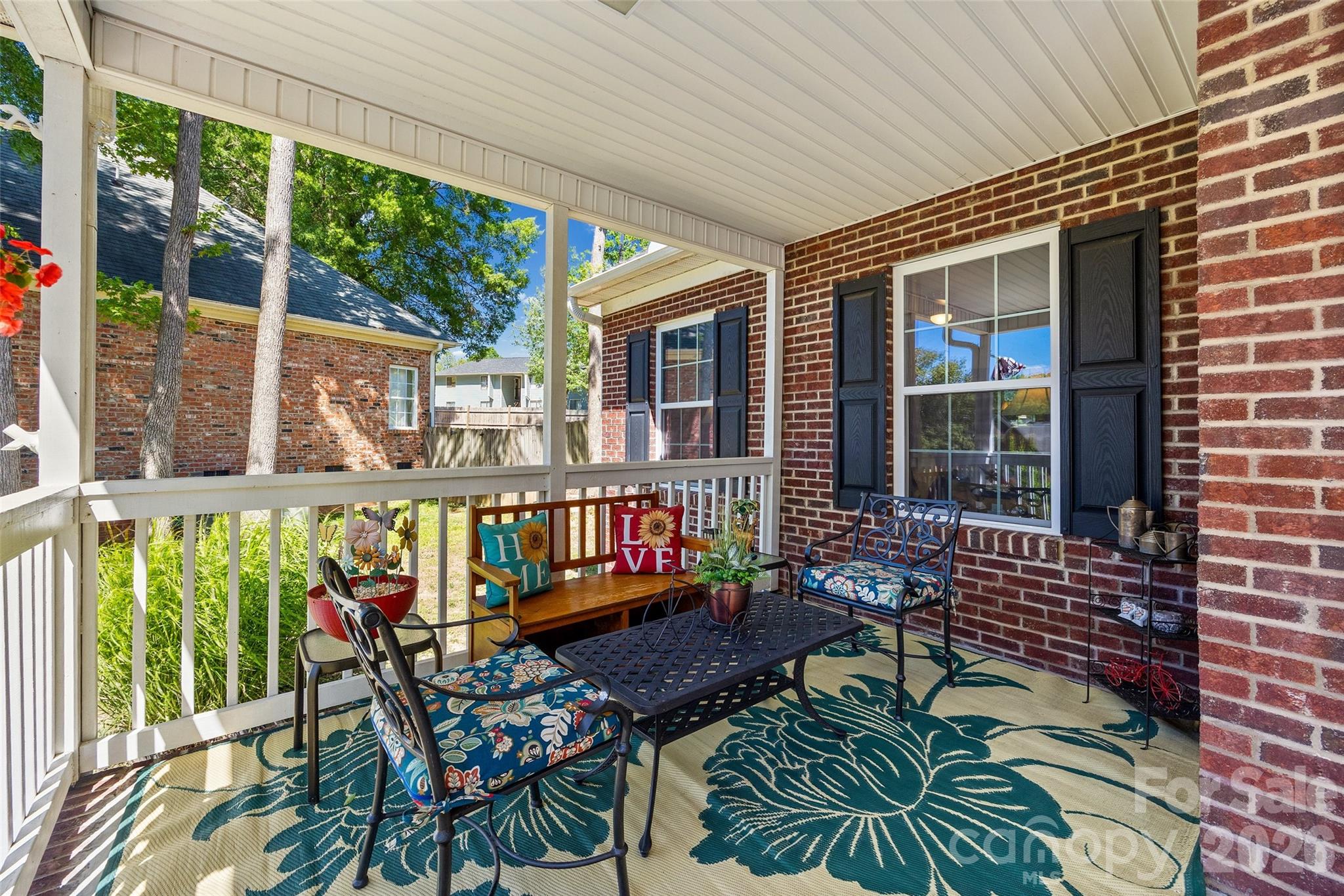208 Victoria Circle Property Photo 3