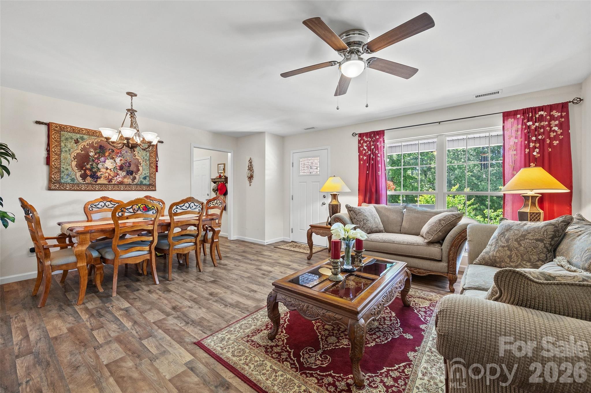 208 Victoria Circle Property Photo 6