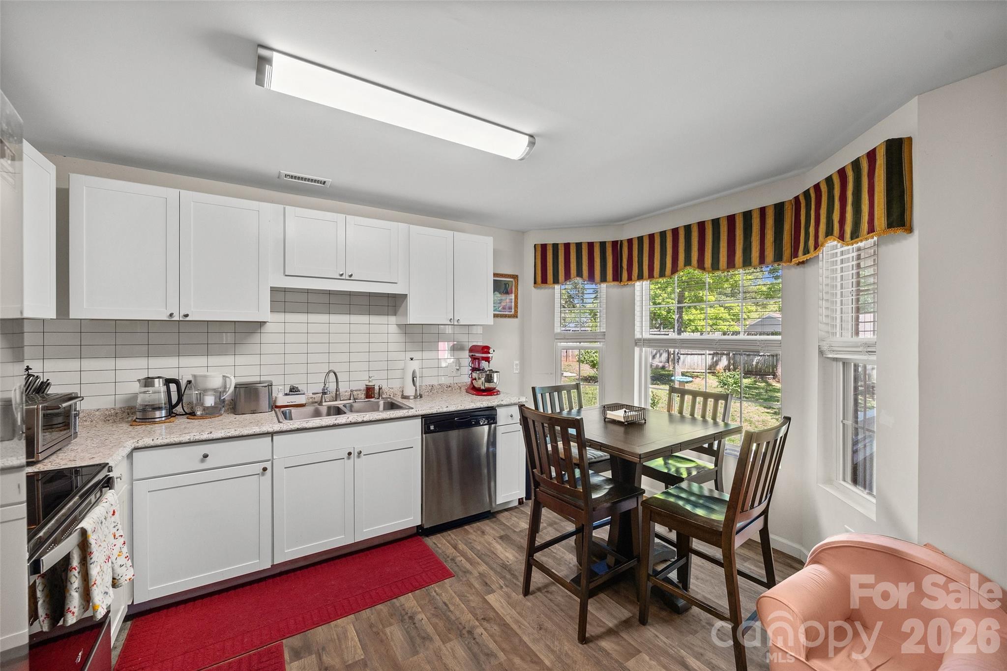 208 Victoria Circle Property Photo 12