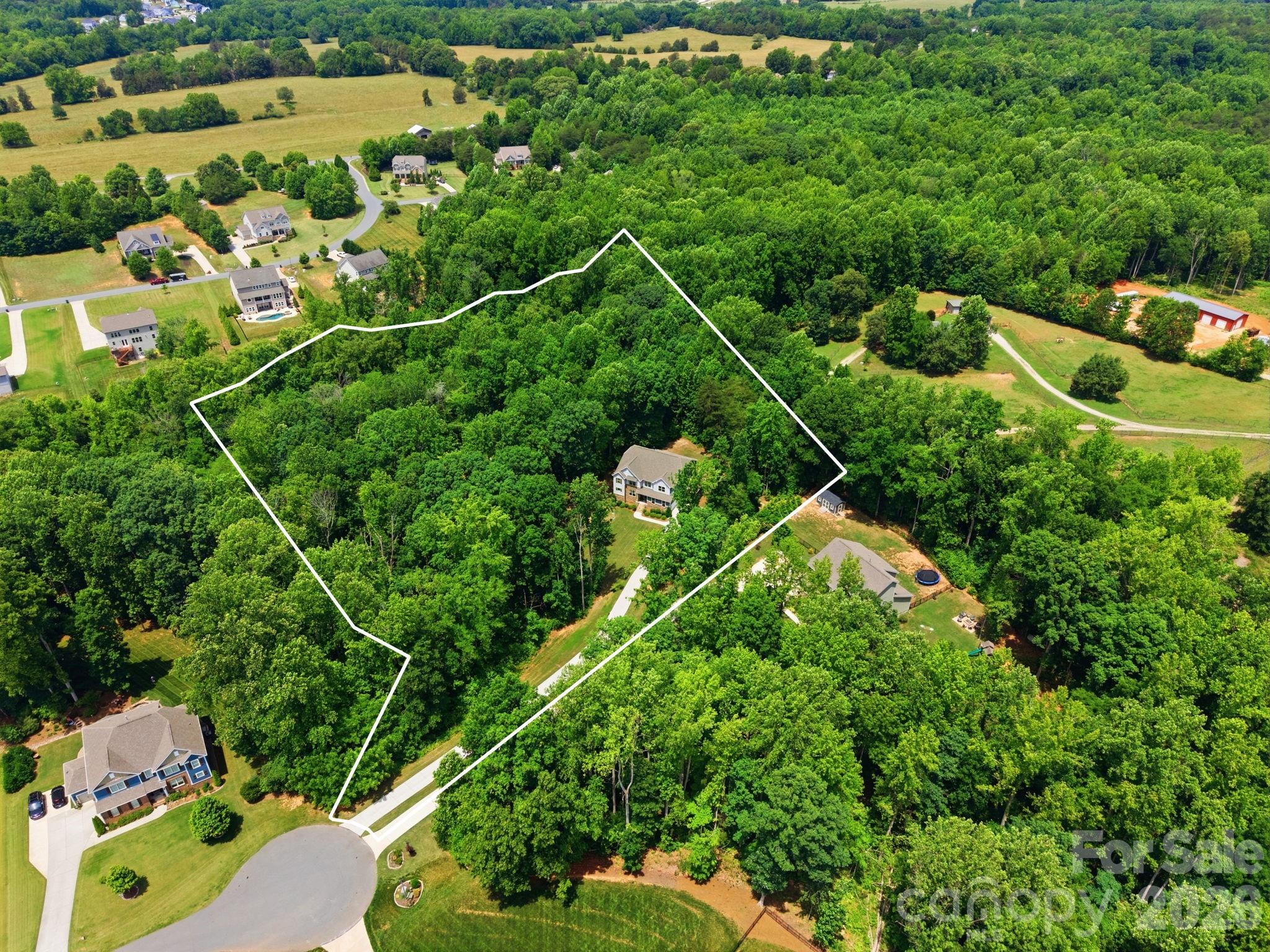 125 Sweet Grass Lane Property Photo 3