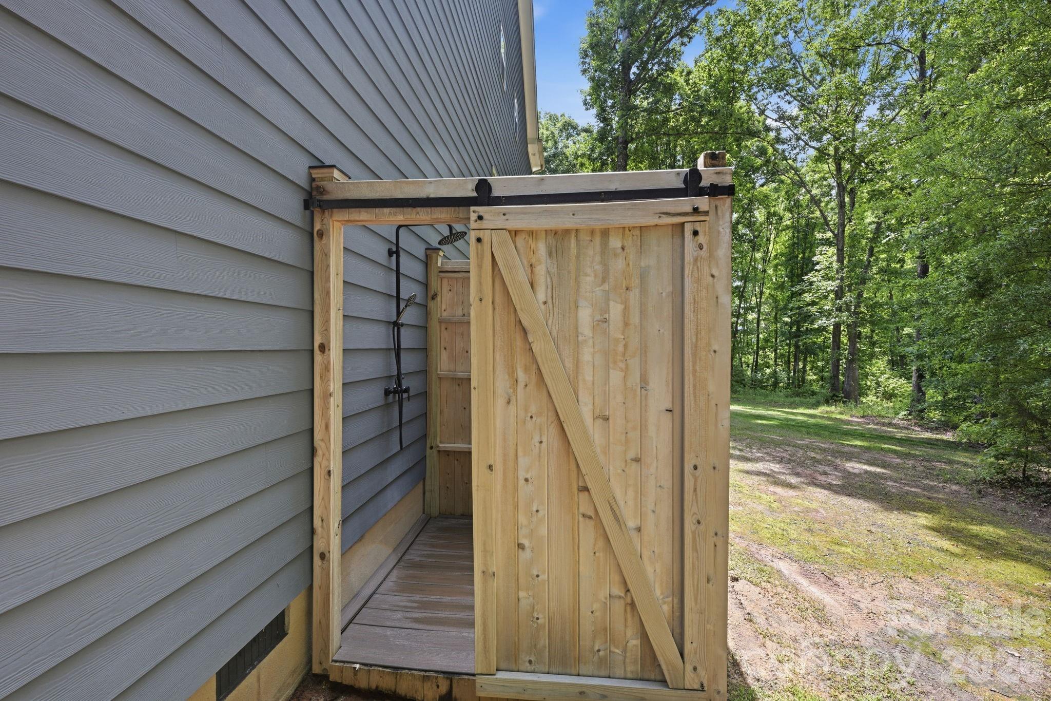 125 Sweet Grass Lane Property Photo 33