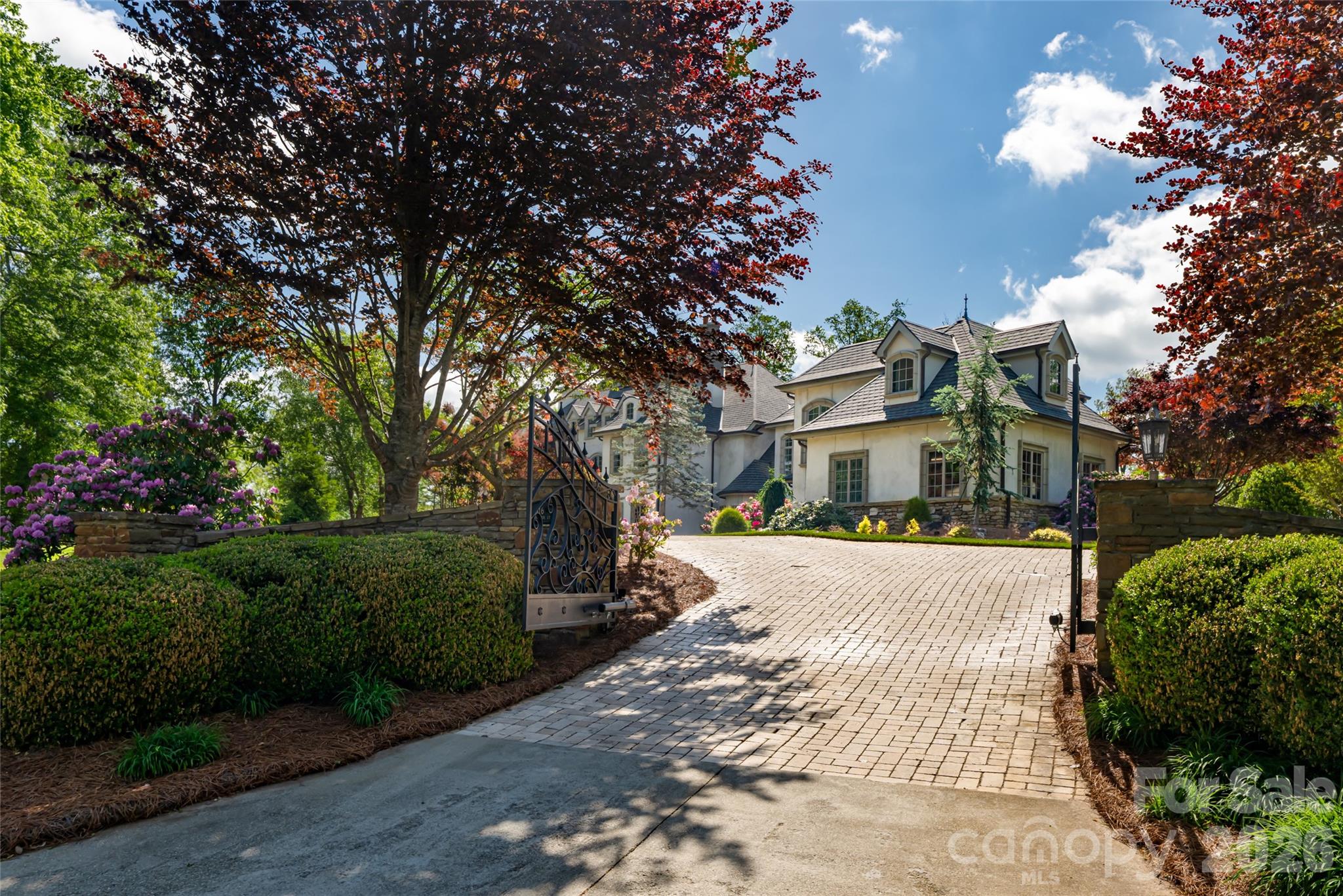 316 S Braeside Court Property Photo 42