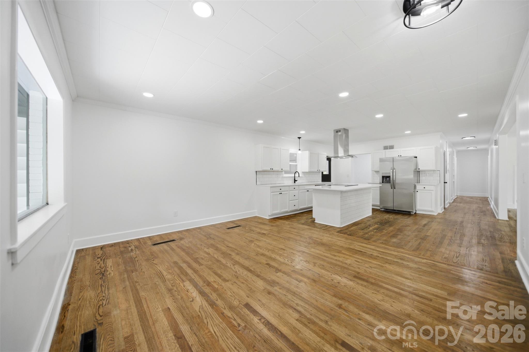 907 Amelia Street Property Photo 11