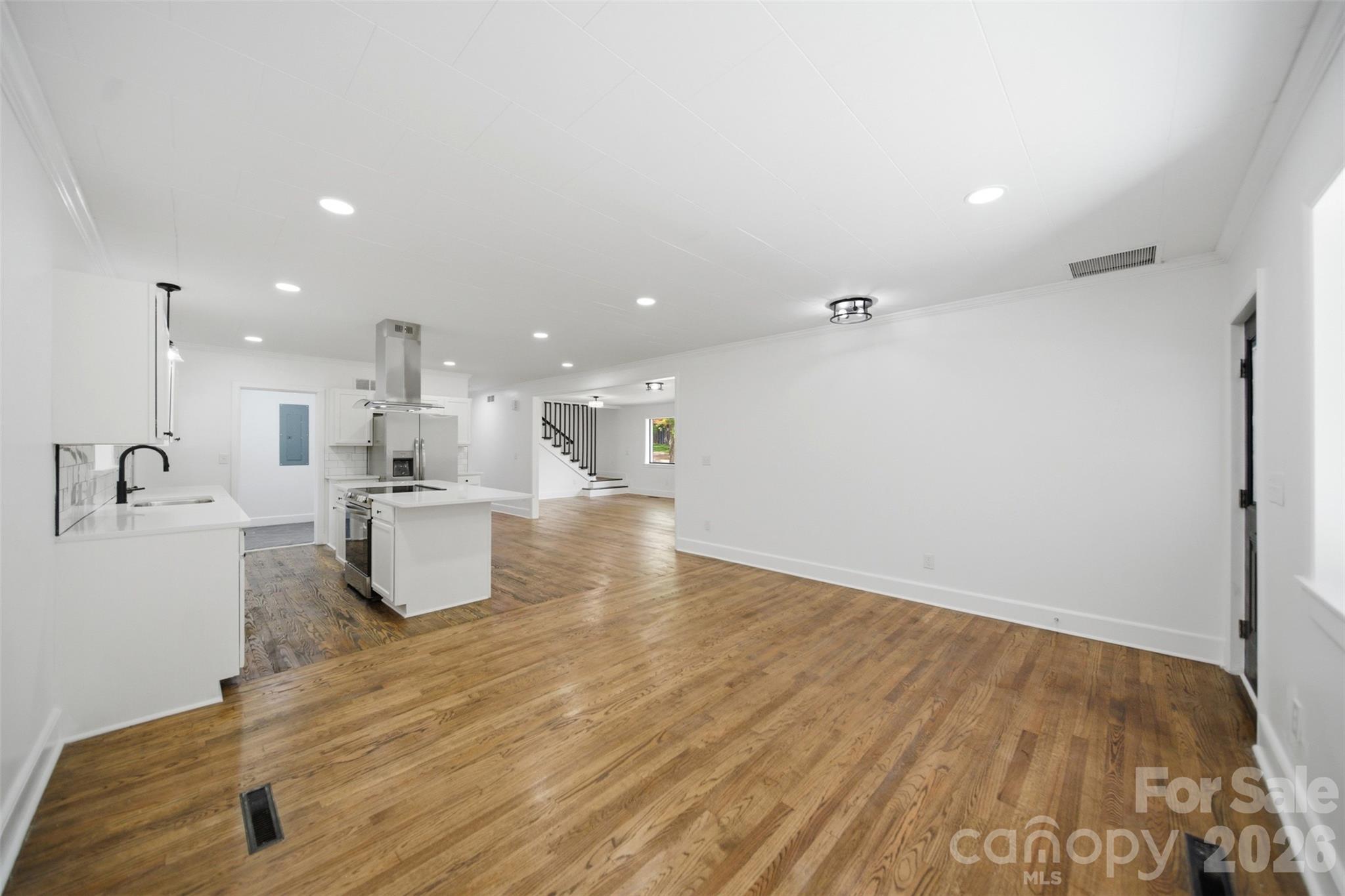 907 Amelia Street Property Photo 12
