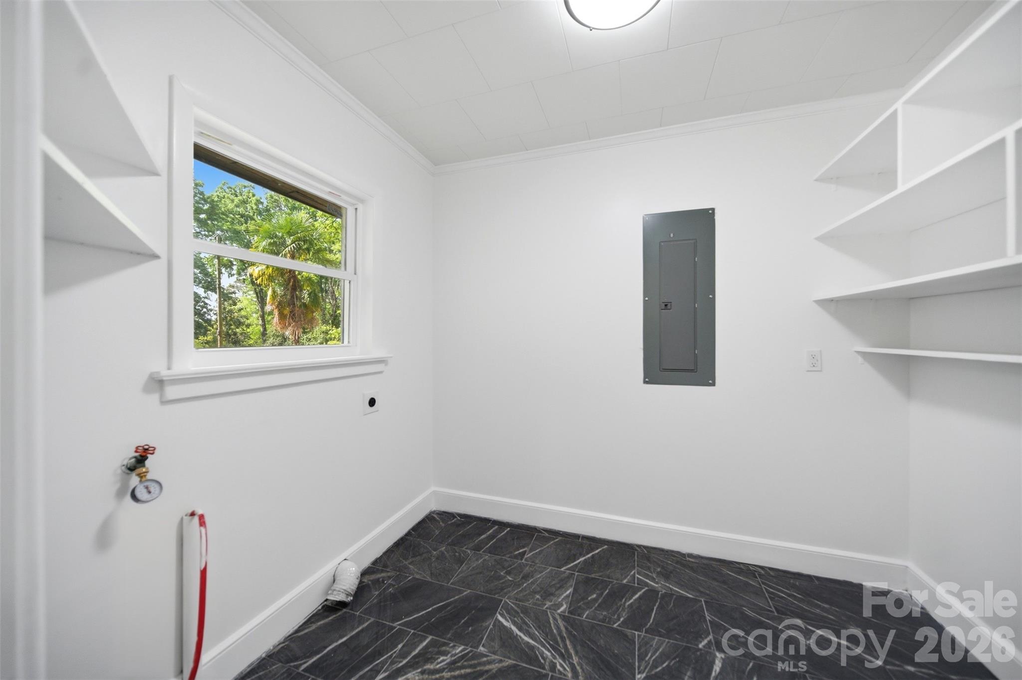 907 Amelia Street Property Photo 13