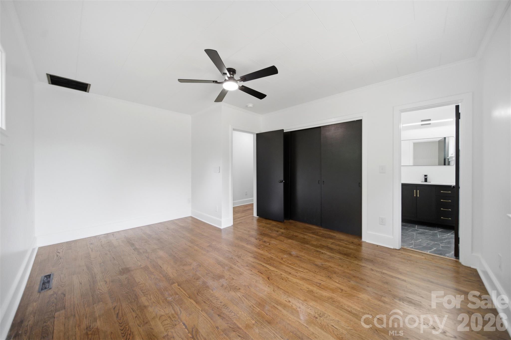 907 Amelia Street Property Photo 23
