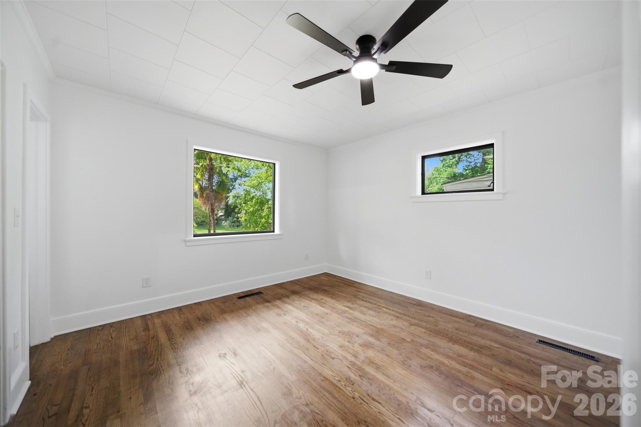 907 Amelia Street Property Photo 24