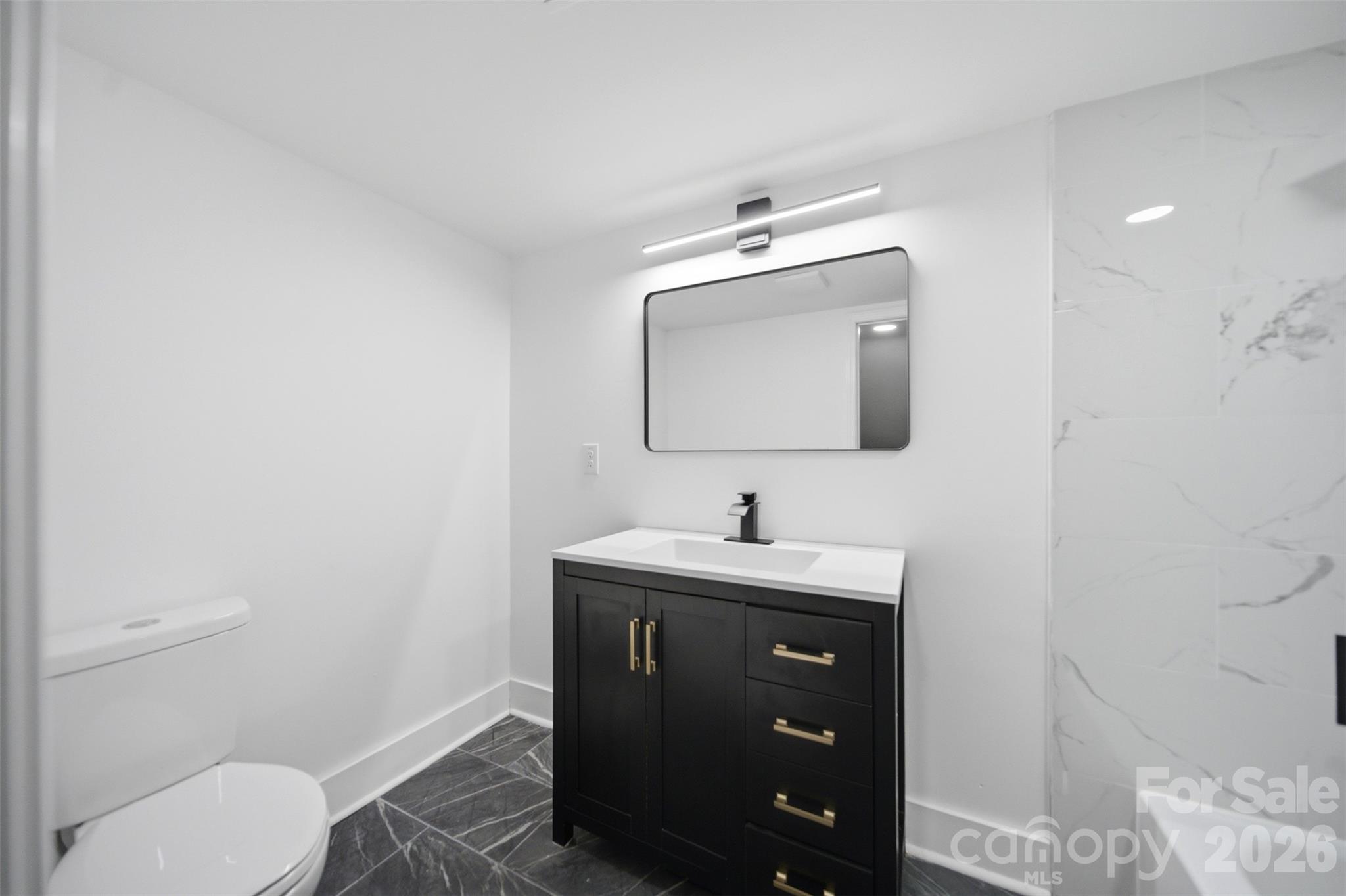 907 Amelia Street Property Photo 32