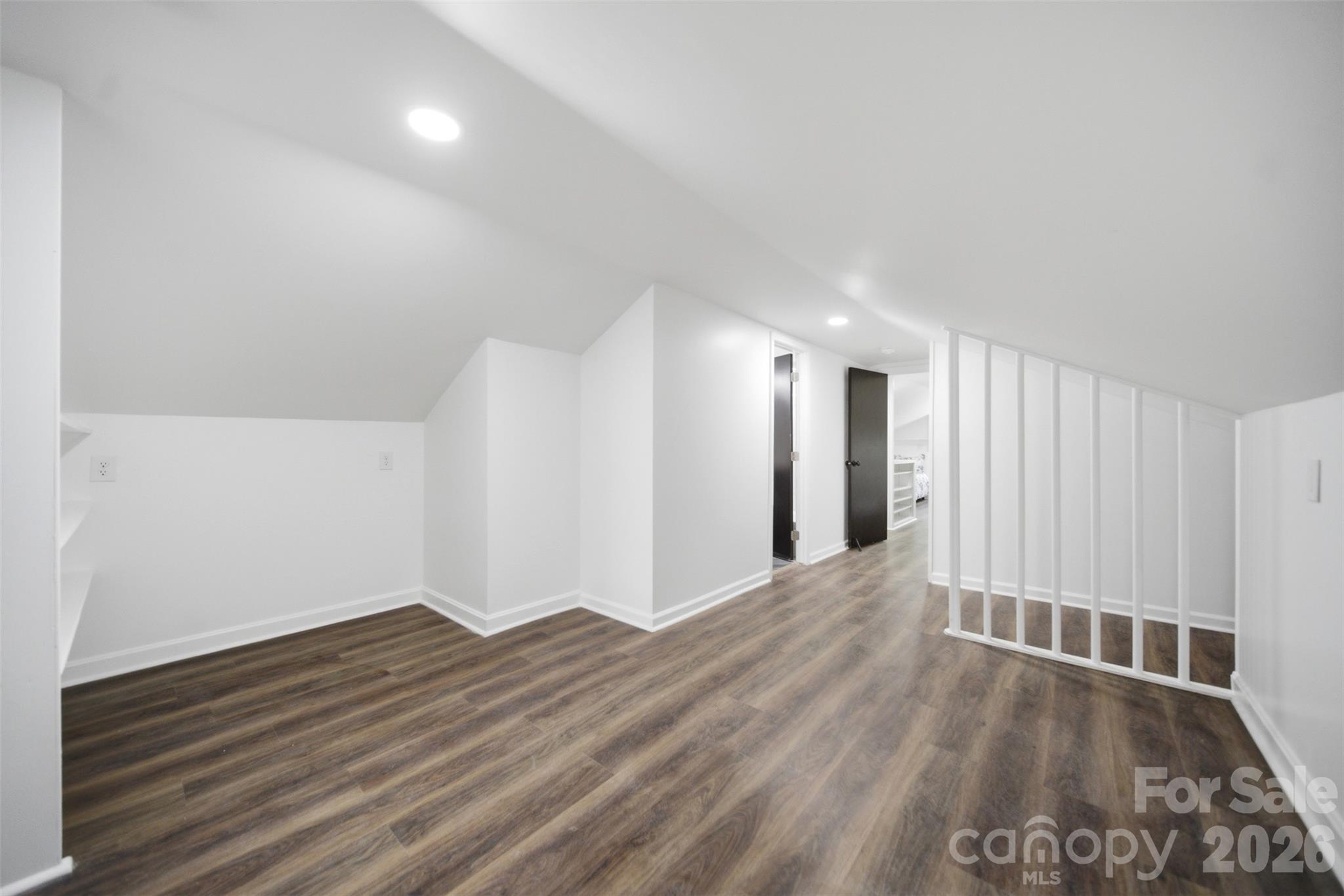 907 Amelia Street Property Photo 33