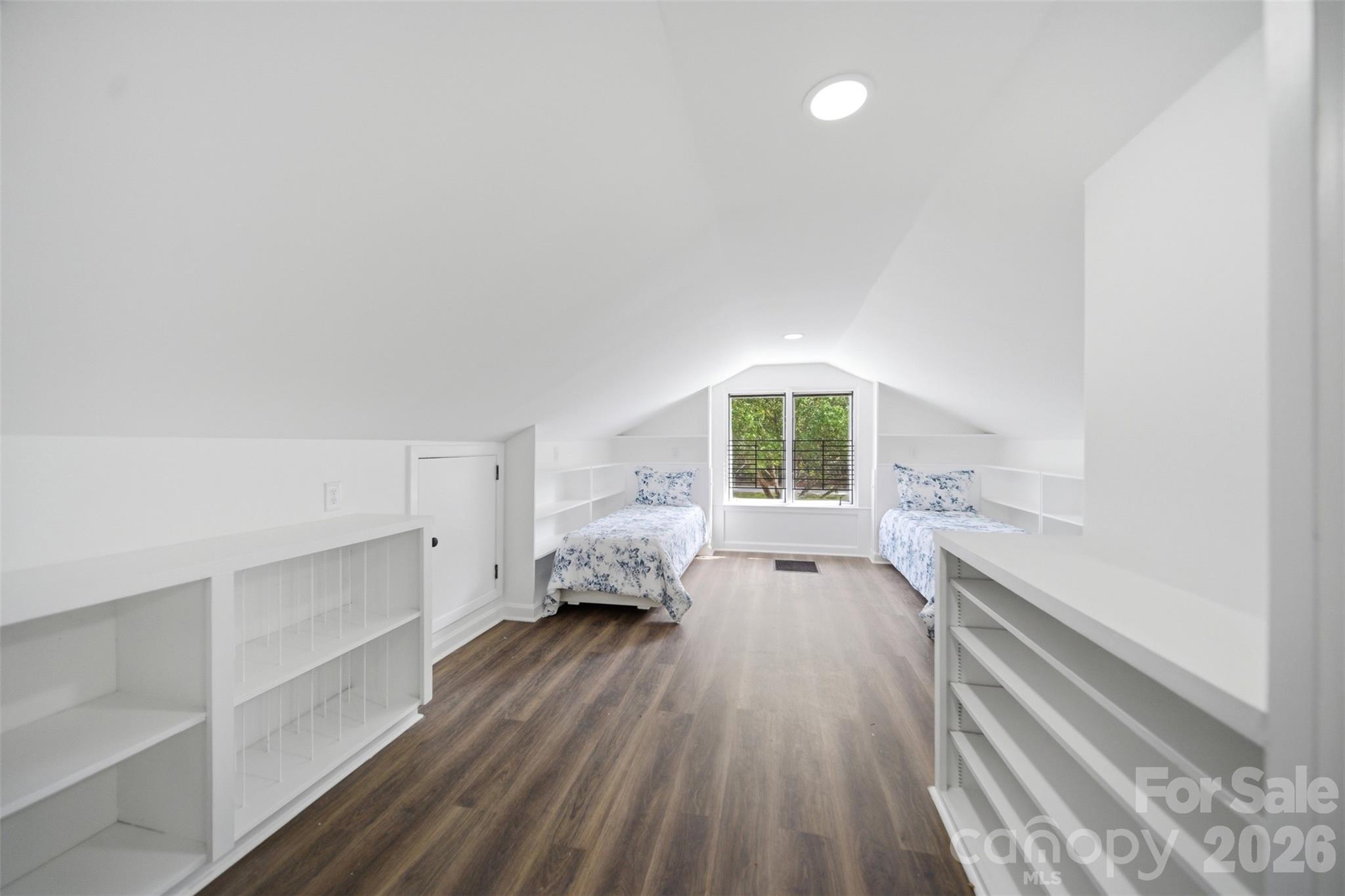 907 Amelia Street Property Photo 34