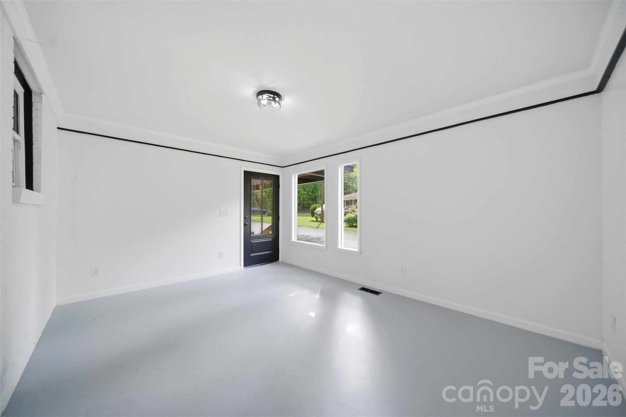 907 Amelia Street Property Photo 35
