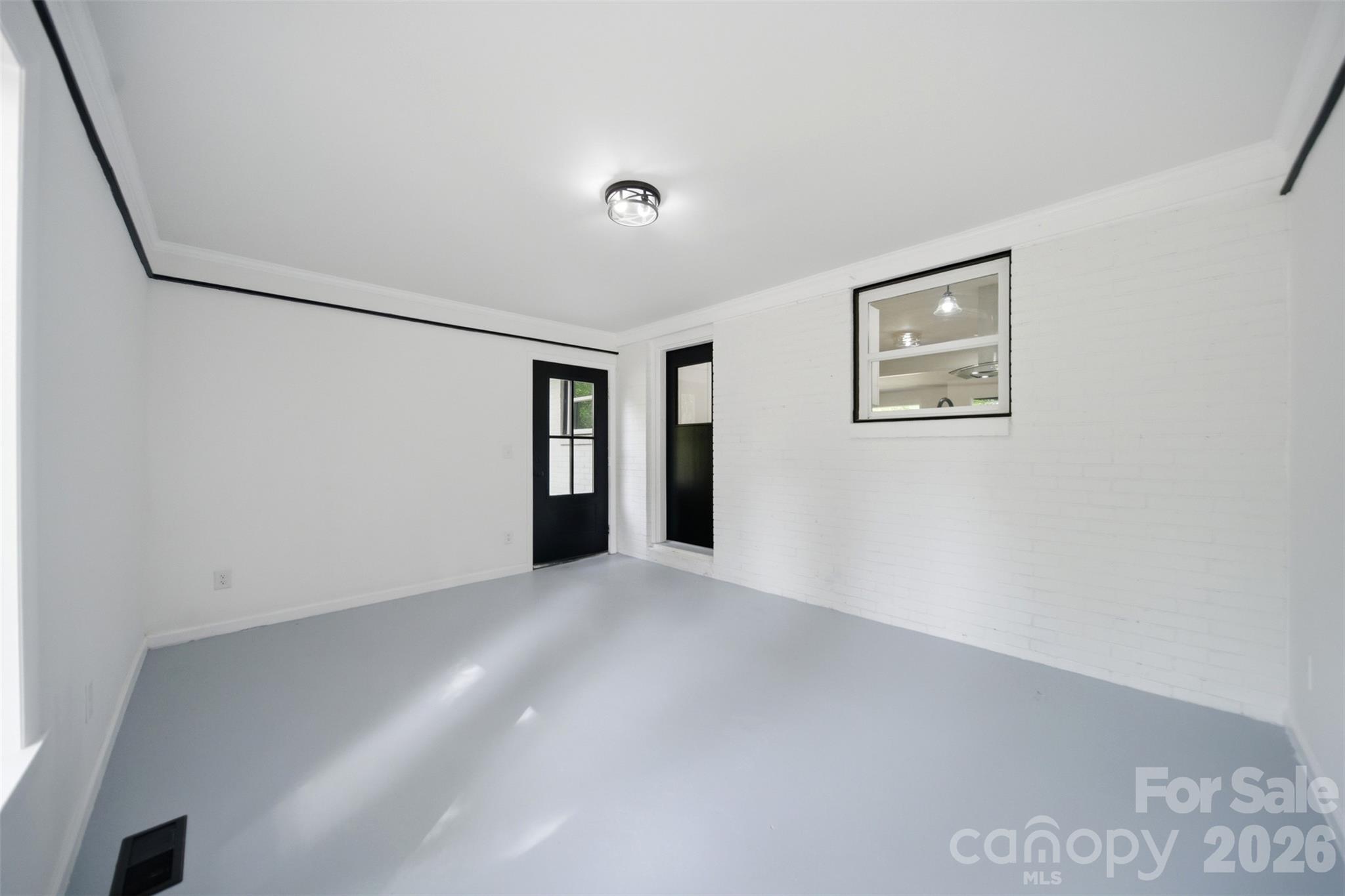 907 Amelia Street Property Photo 36