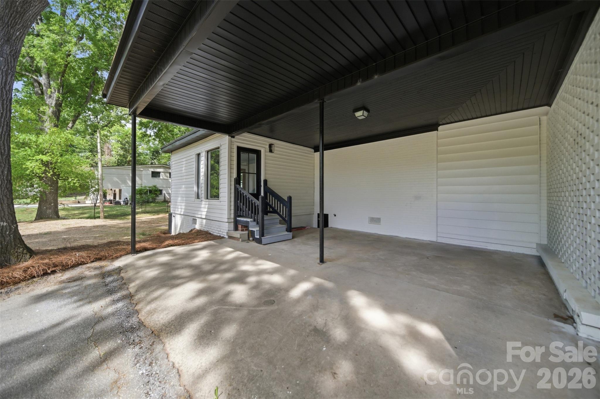 907 Amelia Street Property Photo 37