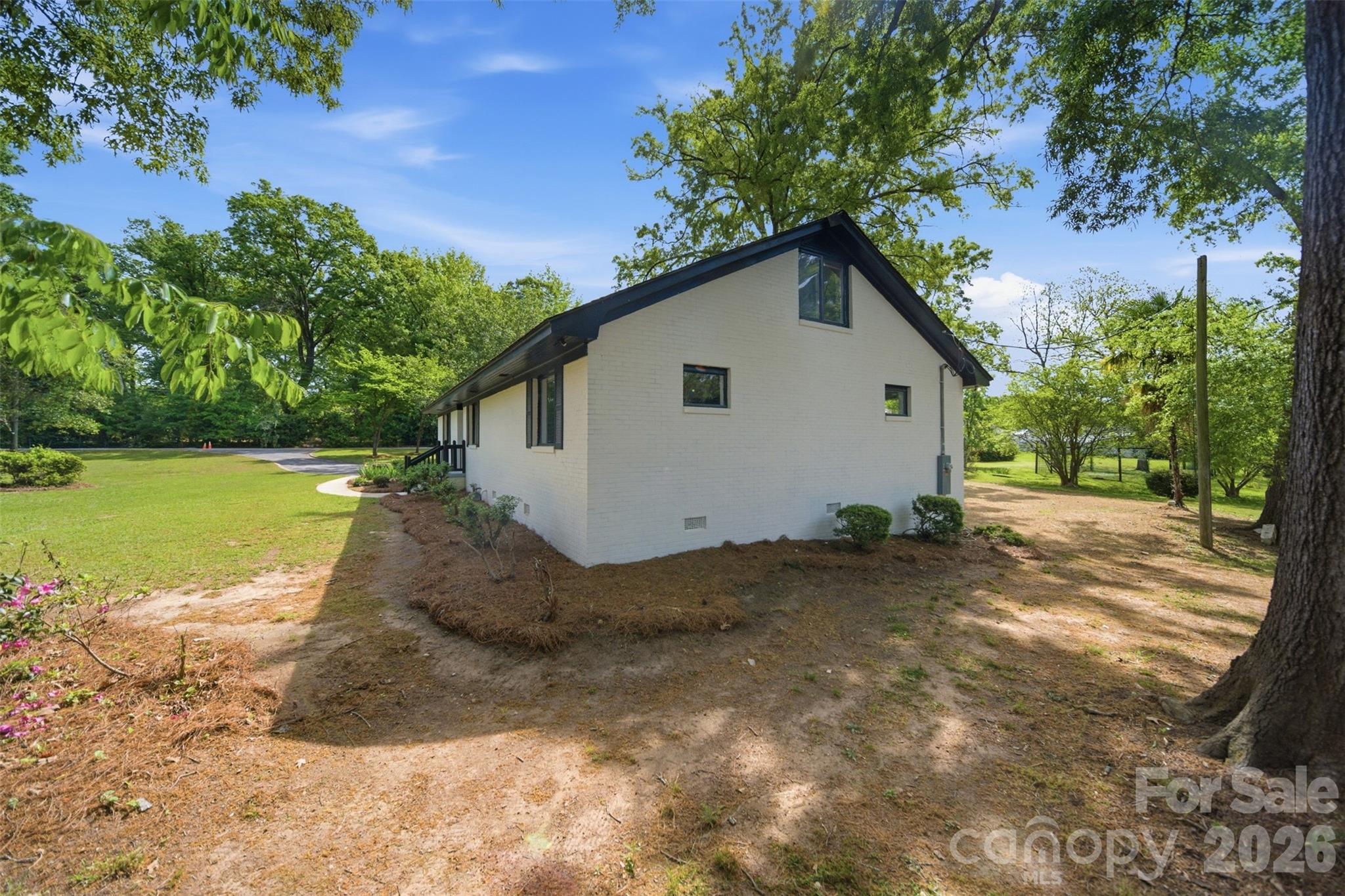 907 Amelia Street Property Photo 38