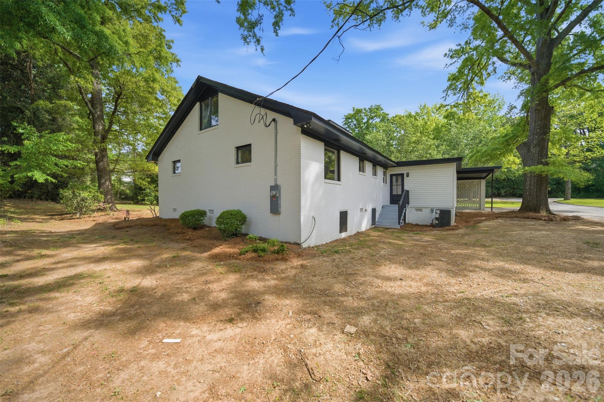 907 Amelia Street Property Photo 39