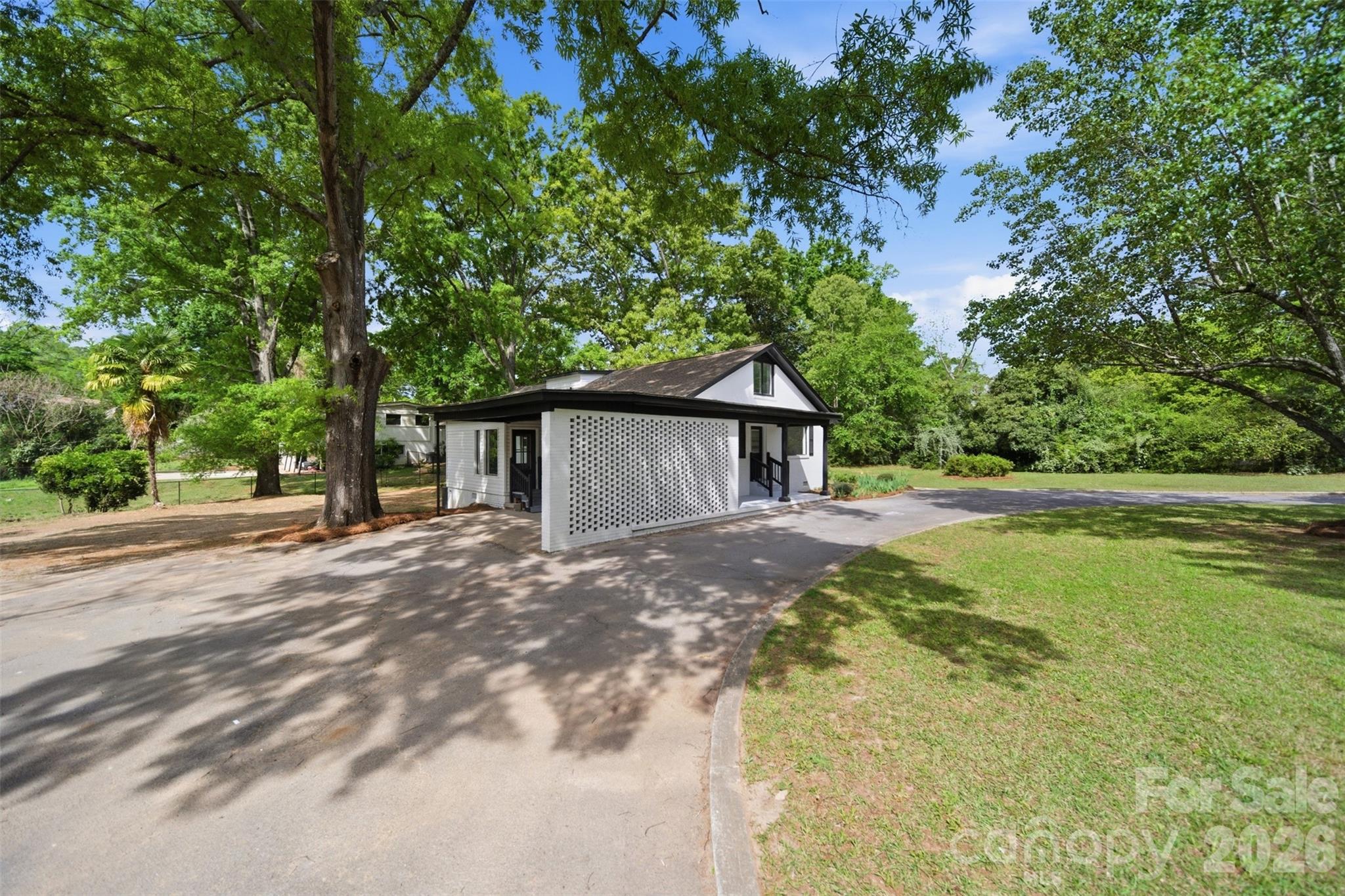 907 Amelia Street Property Photo 40
