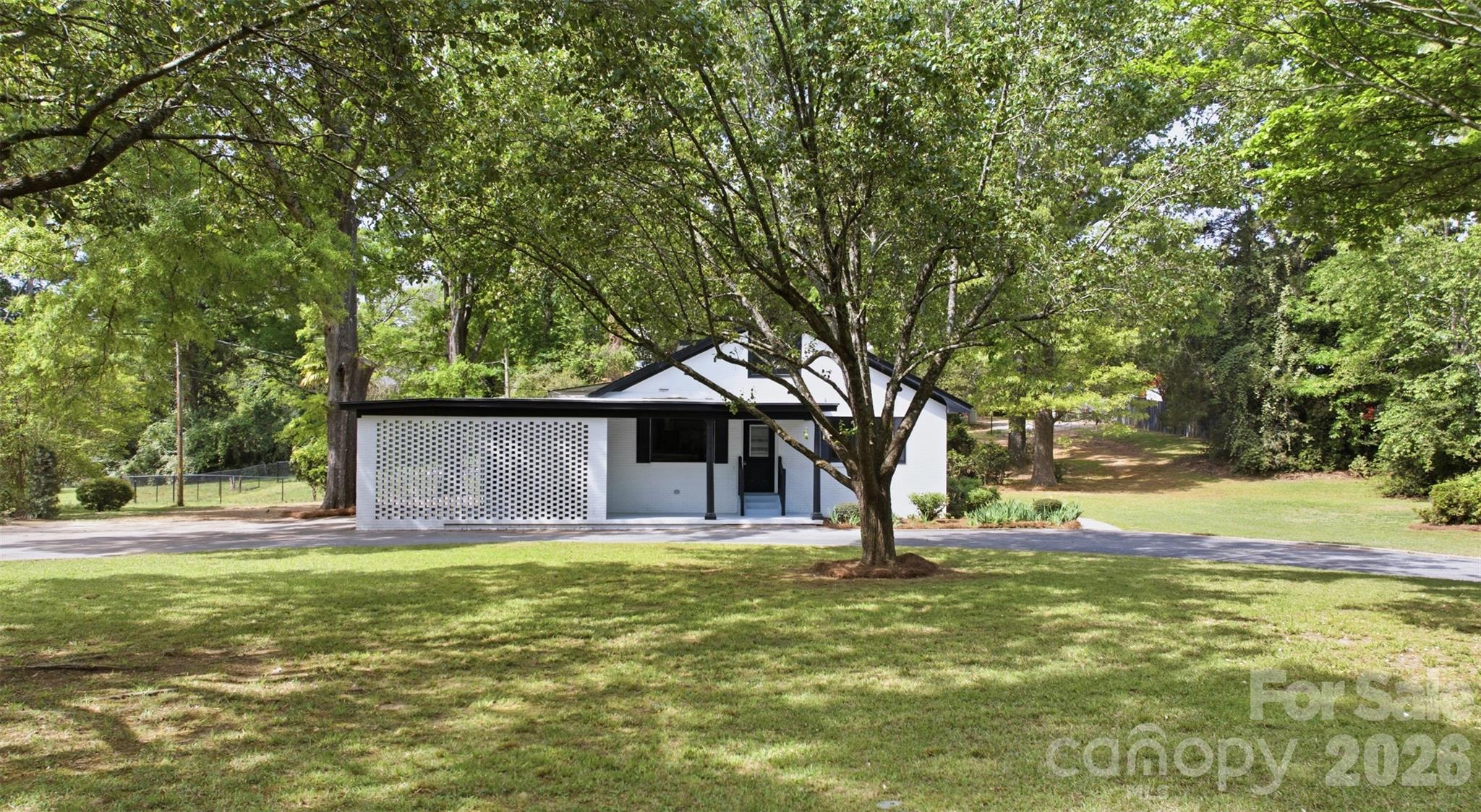 907 Amelia Street Property Photo 41