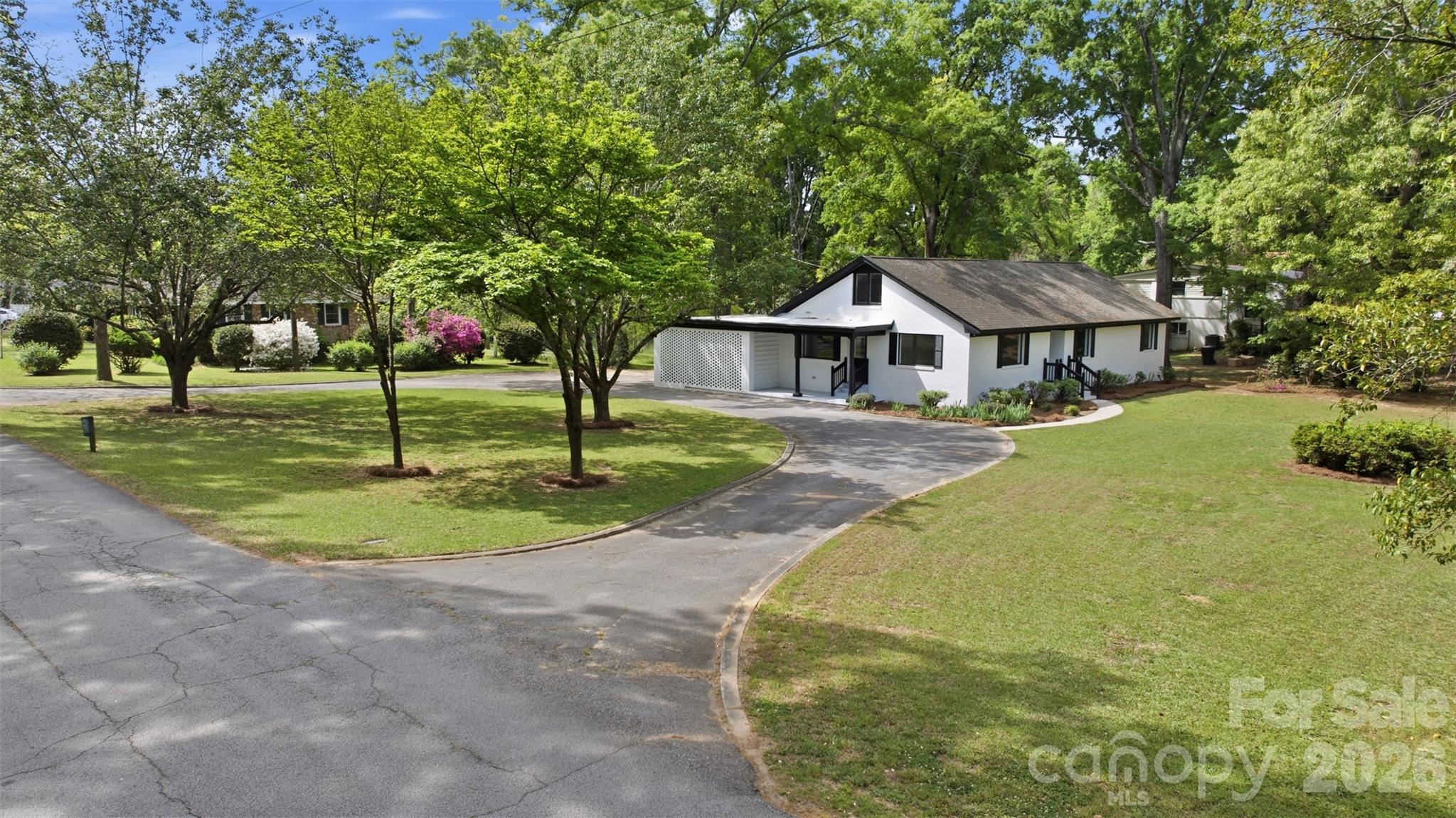 907 Amelia Street Property Photo 43