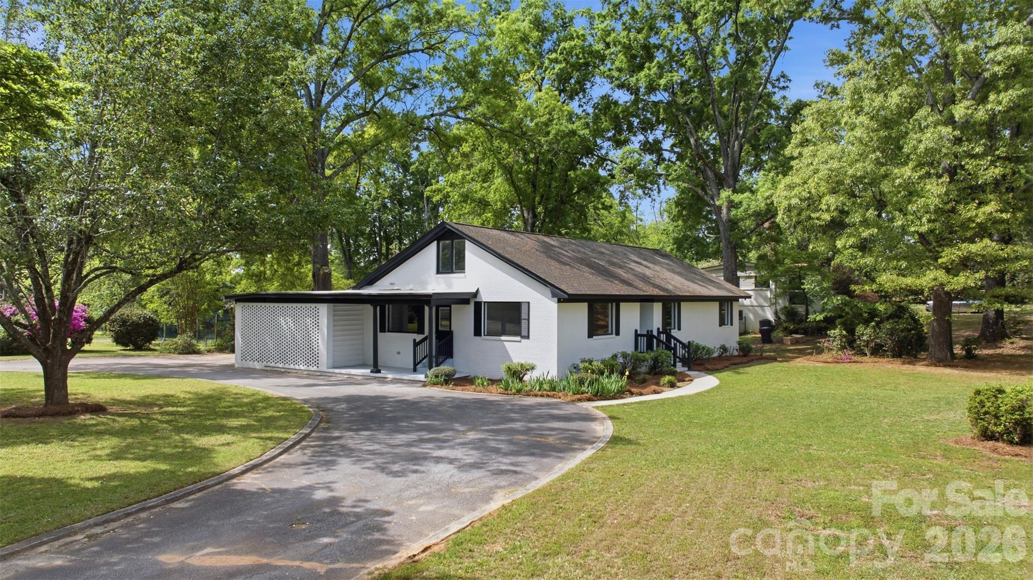 907 Amelia Street Property Photo 45