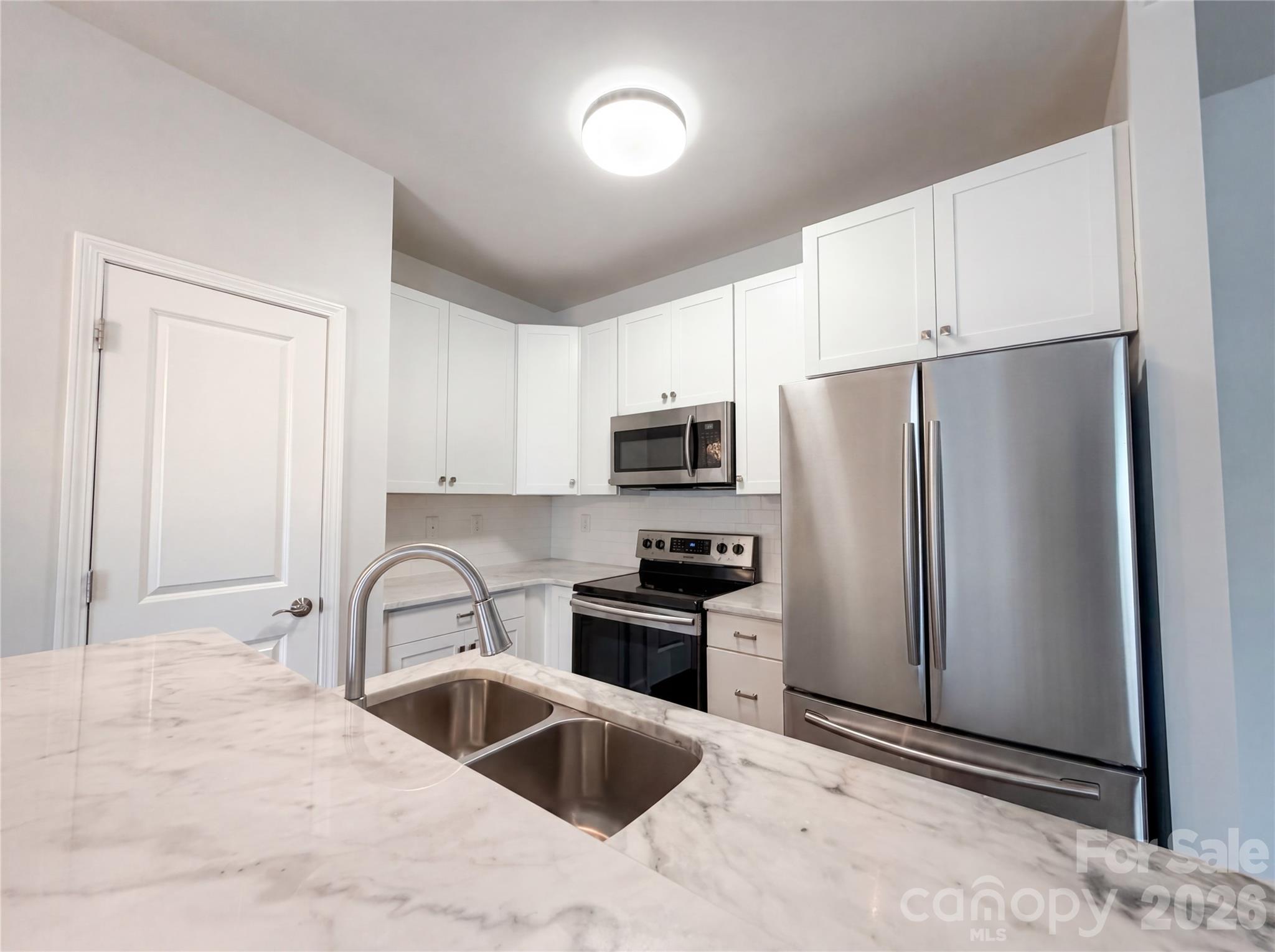 5704 Woodard Street Property Photo 7