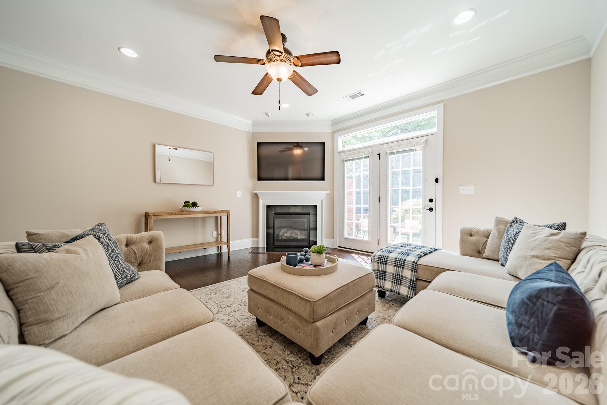 205 Pine Needles Lane Property Photo 9