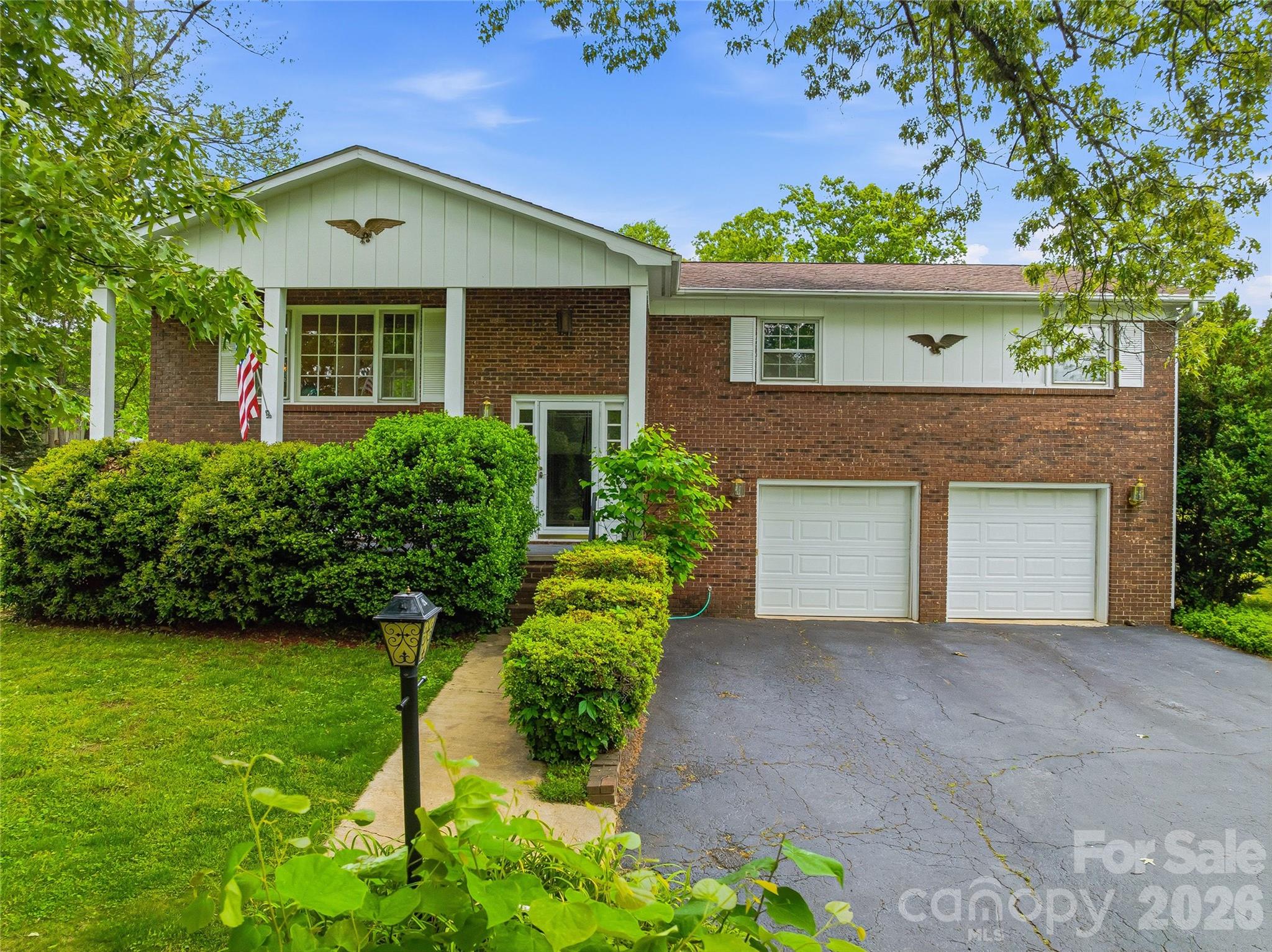 208 Applecross Lane 77 Property Photo 1