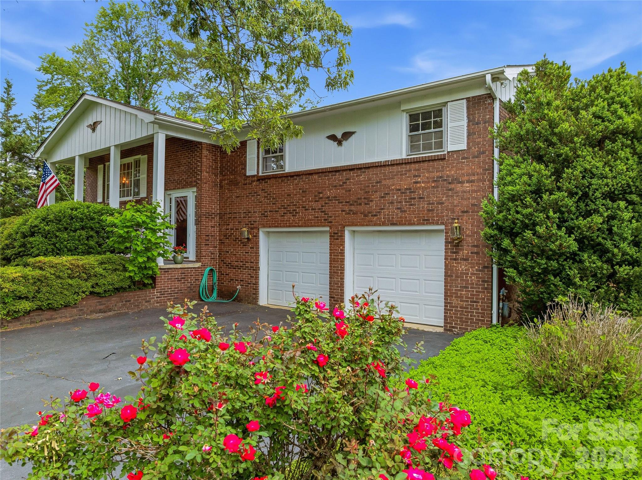 208 Applecross Lane 77 Property Photo 2