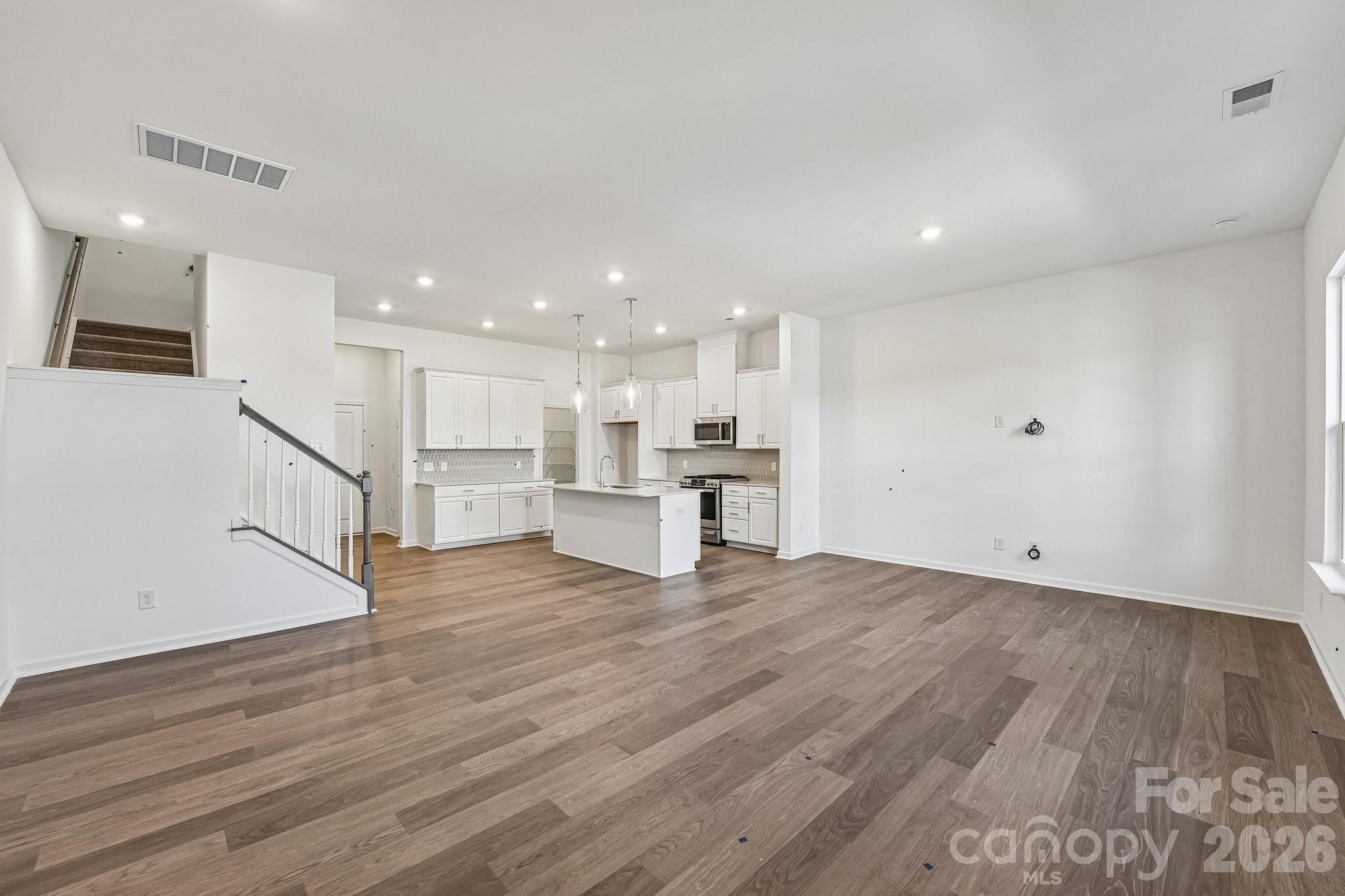 8687 Miles Gap Road Property Photo 6