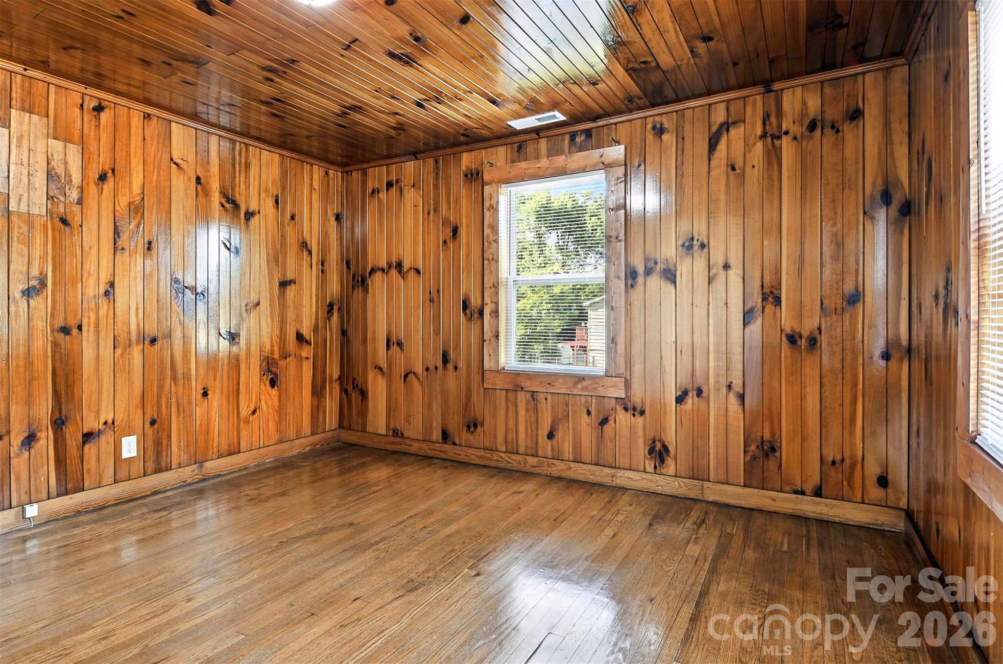 3544 6th Street Drive Property Photo 6