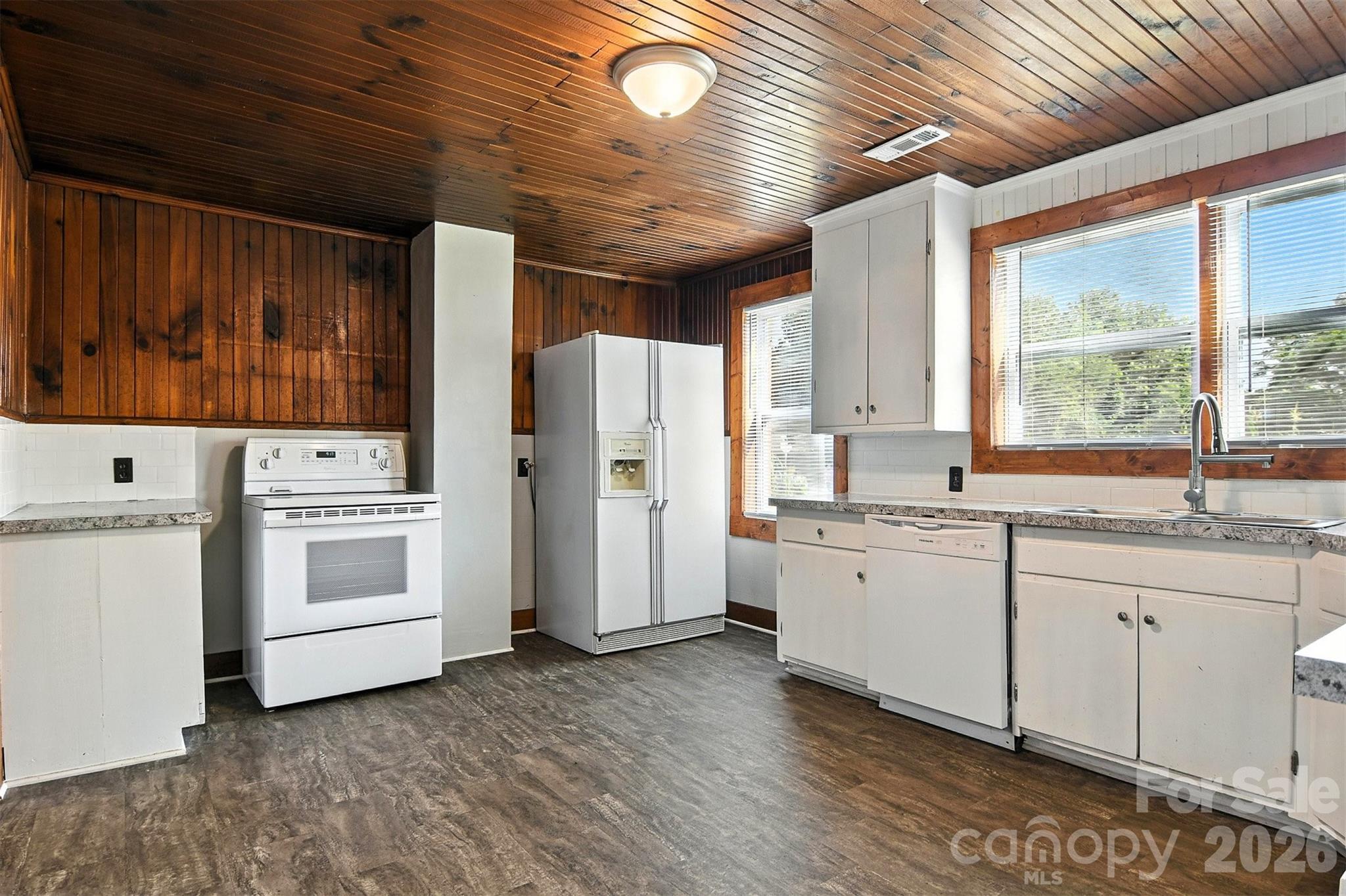 3544 6th Street Drive Property Photo 10