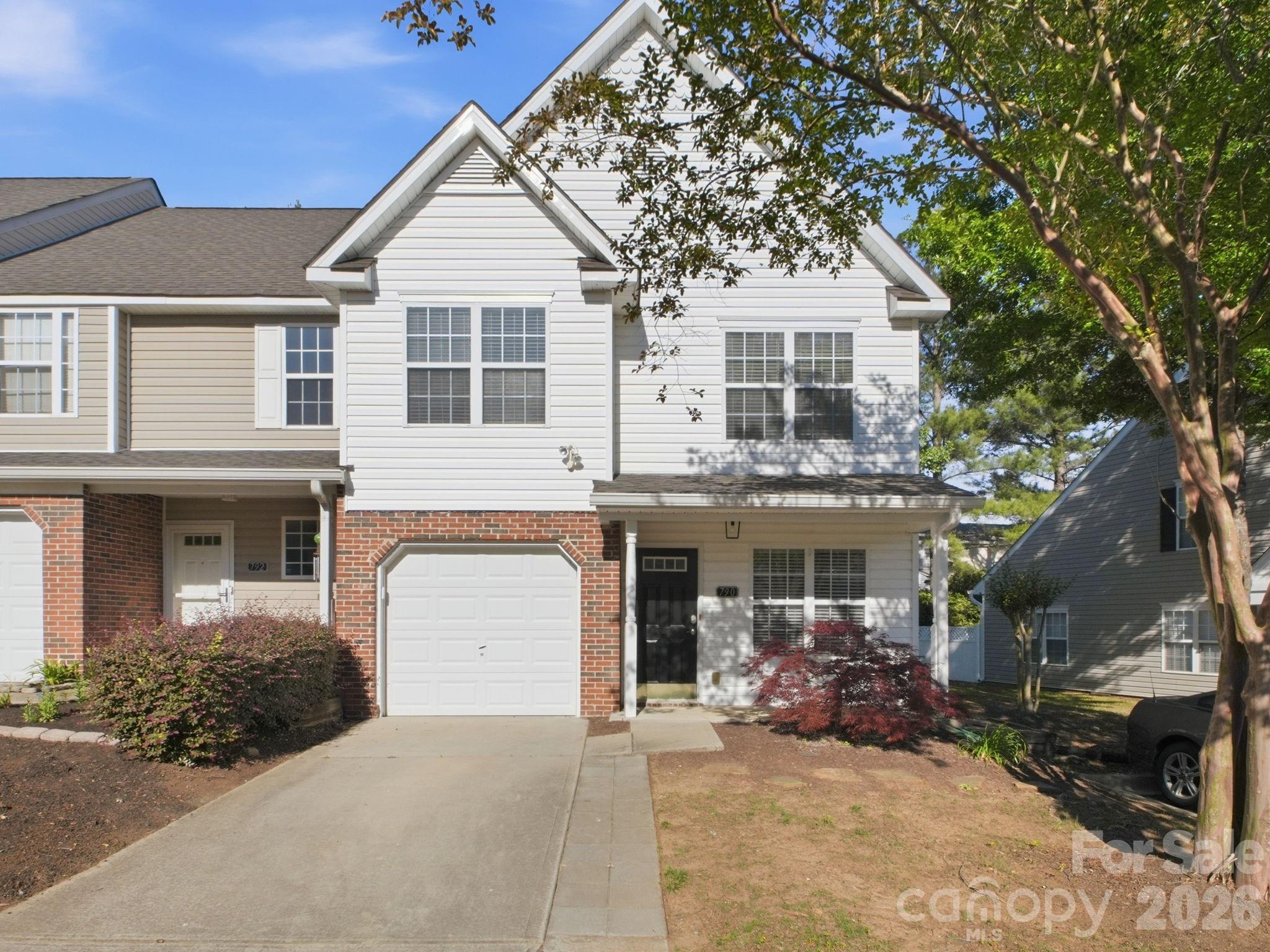 790 Rock Lake Glen Property Photo 1