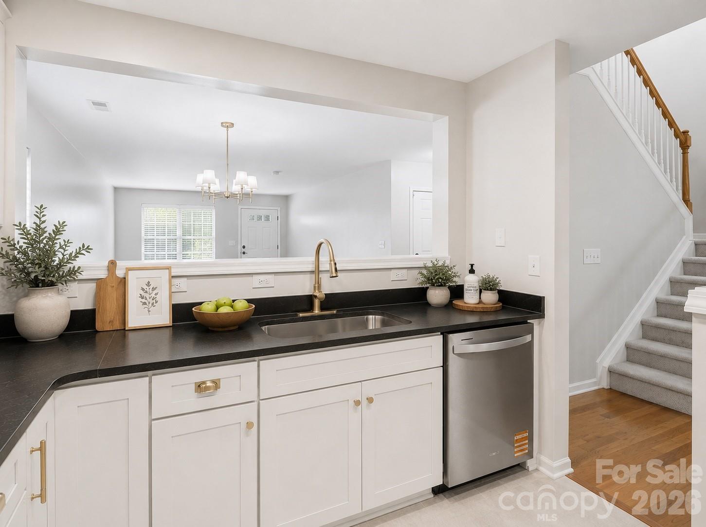 790 Rock Lake Glen Property Photo 4